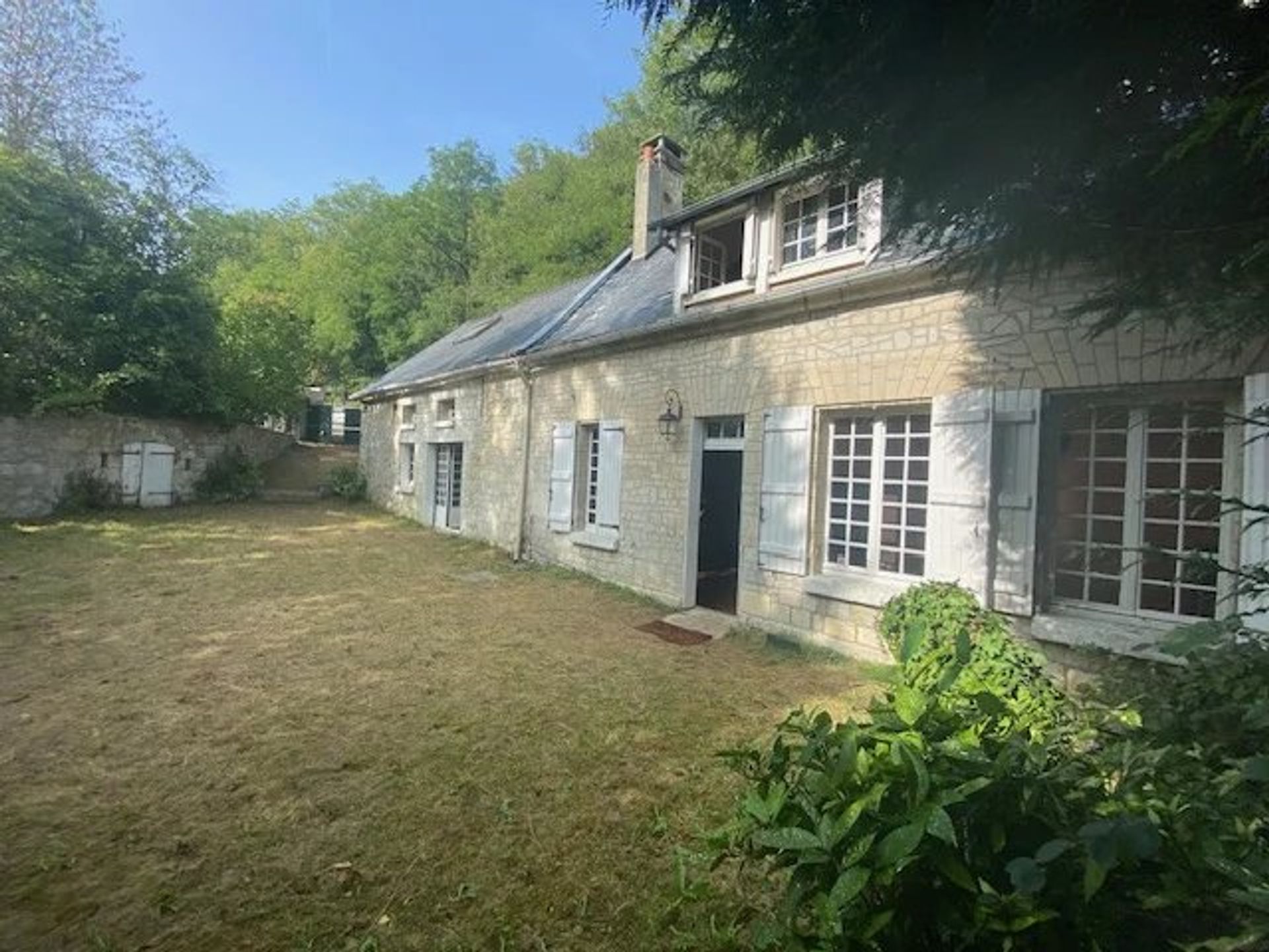 Hus i Pierrefonds, Aisne 12255503