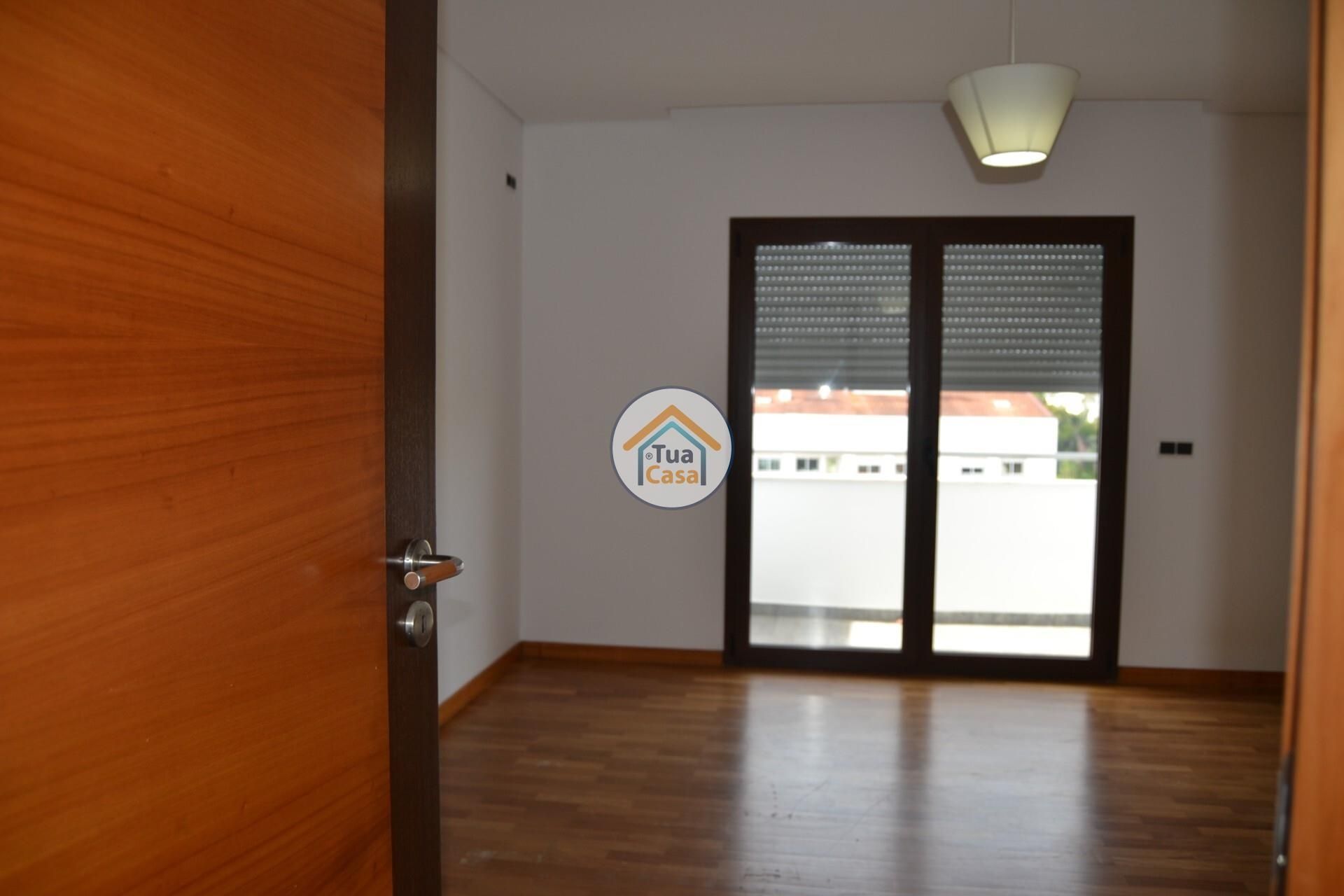 Hus i , Leiria District 12256065