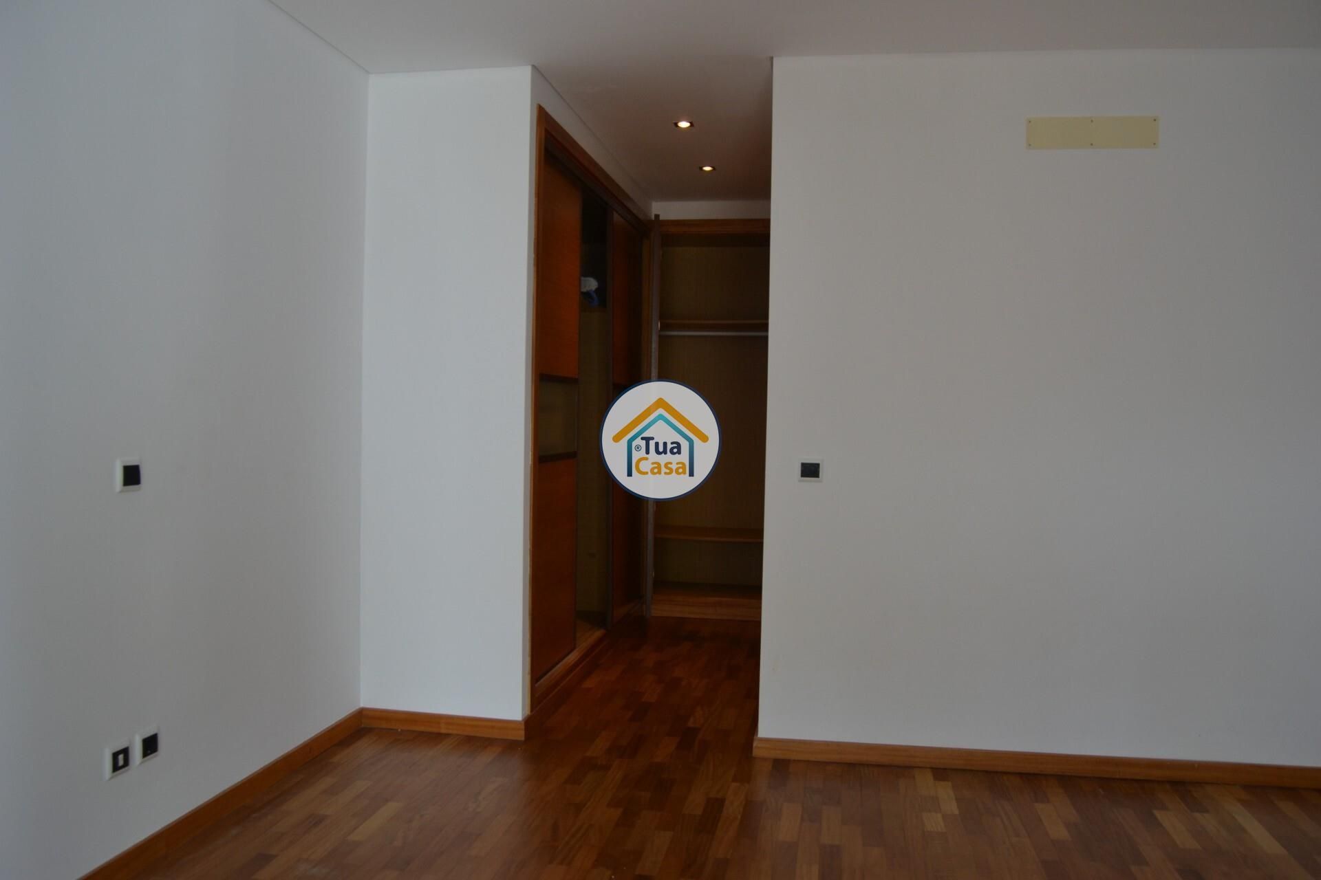 Hus i , Leiria District 12256065