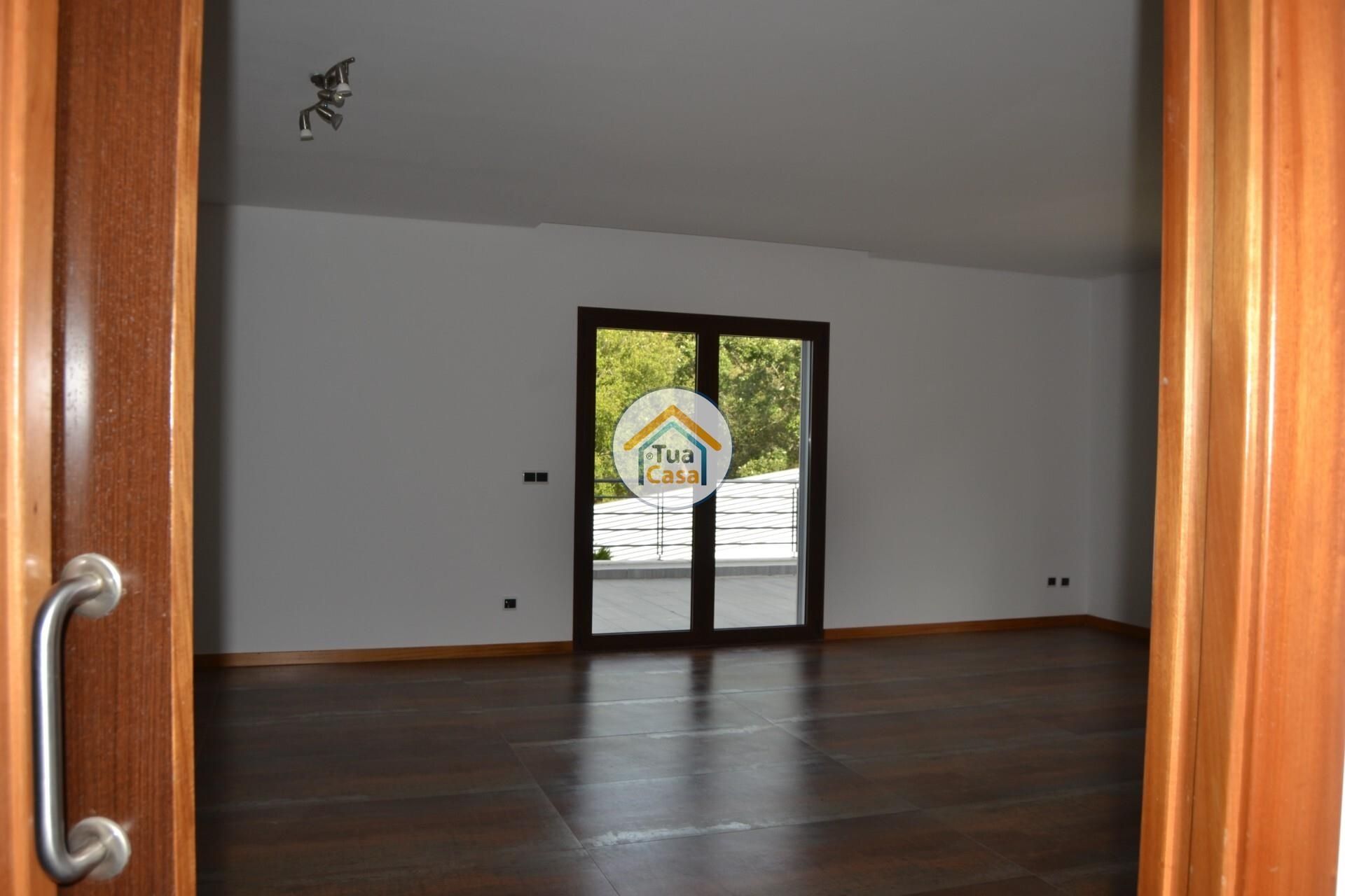 Hus i , Leiria District 12256065