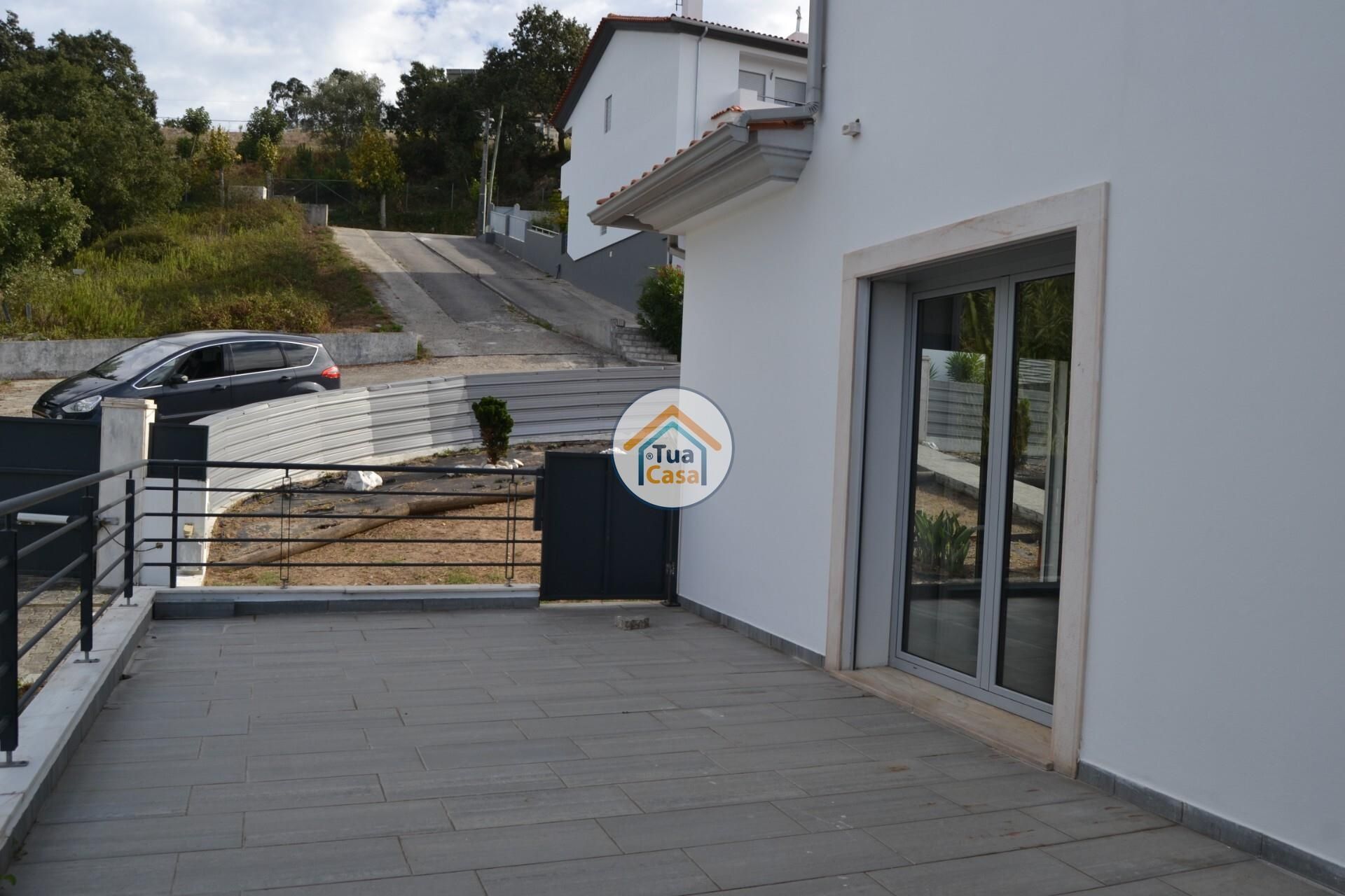 Hus i , Leiria District 12256065