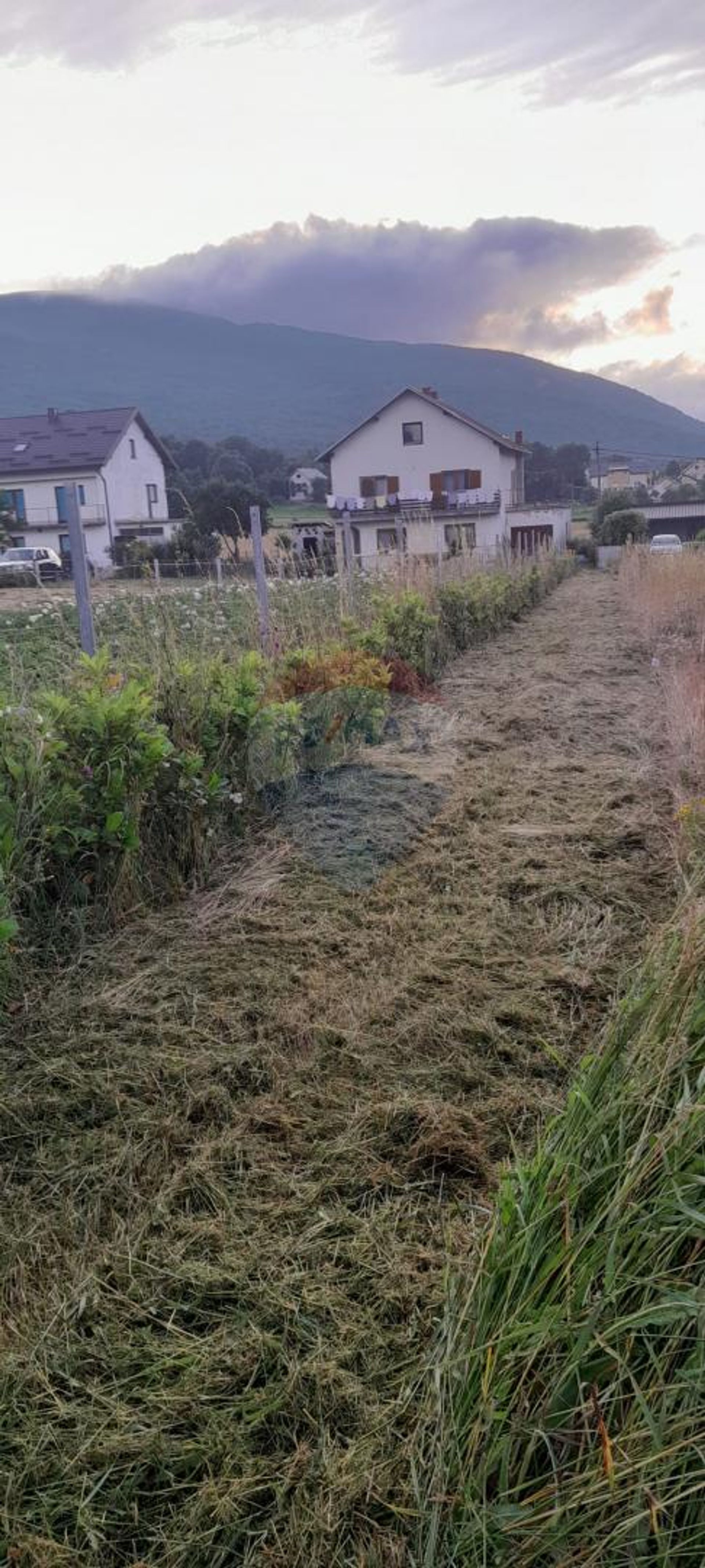 Tierra en Korenica, Ličko-senjska županija 12256488