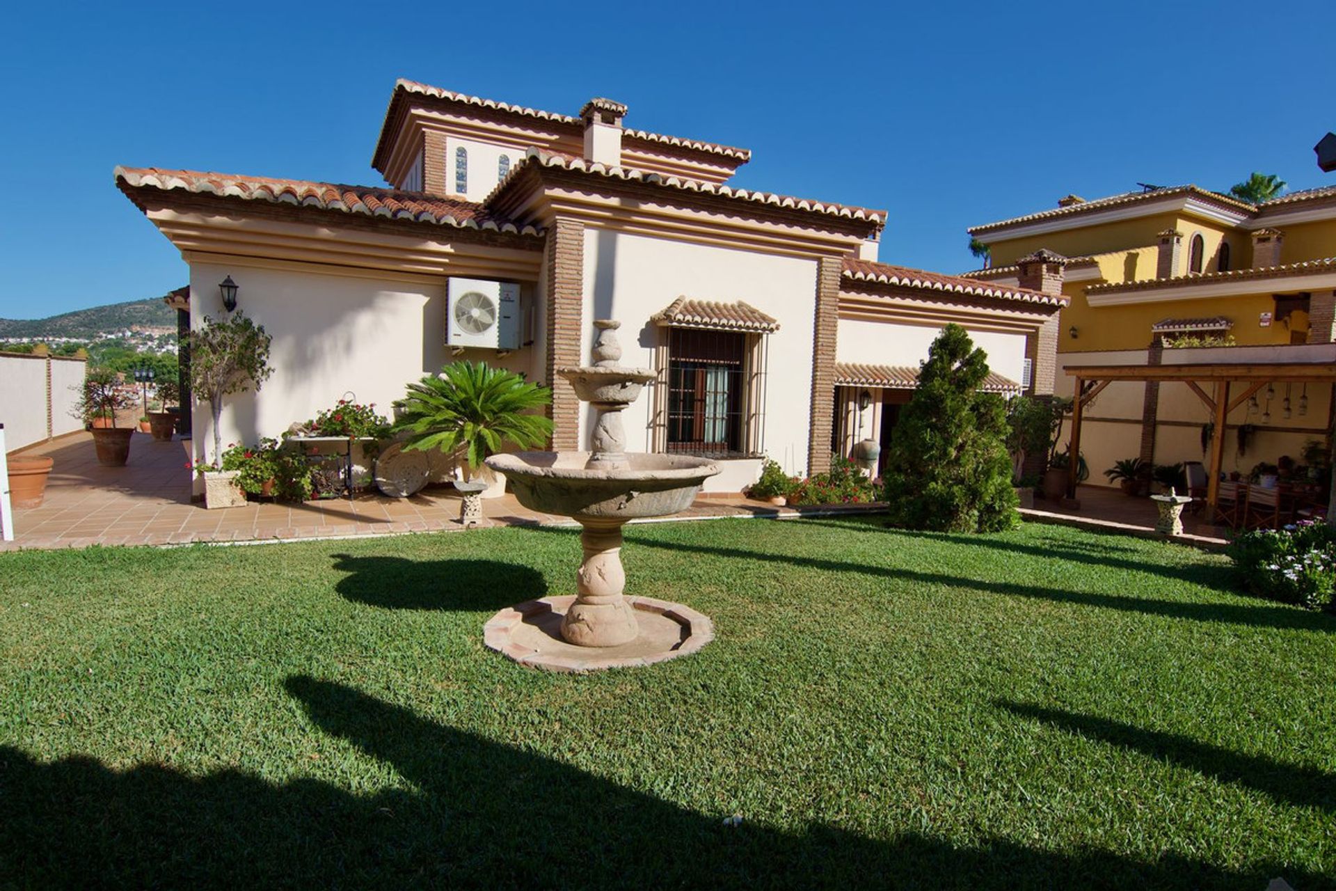 Huis in Alhaurín de la Torre, Andalusia 12257260