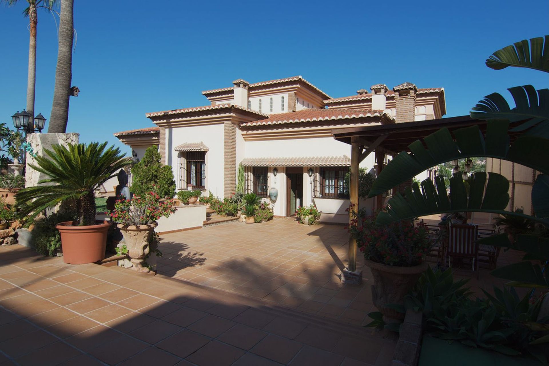 Huis in Alhaurín de la Torre, Andalusia 12257260