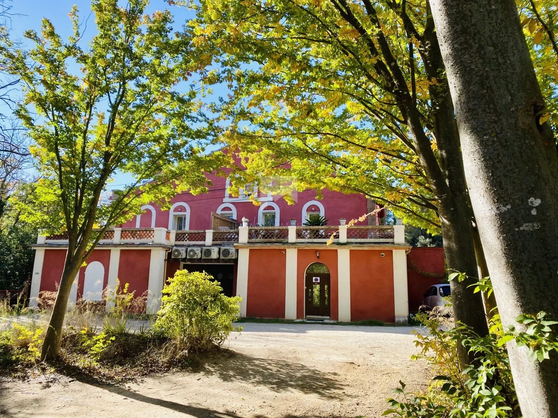 Condomínio no La Londe-les-Maures, Provença-Alpes-Costa Azul 12258632