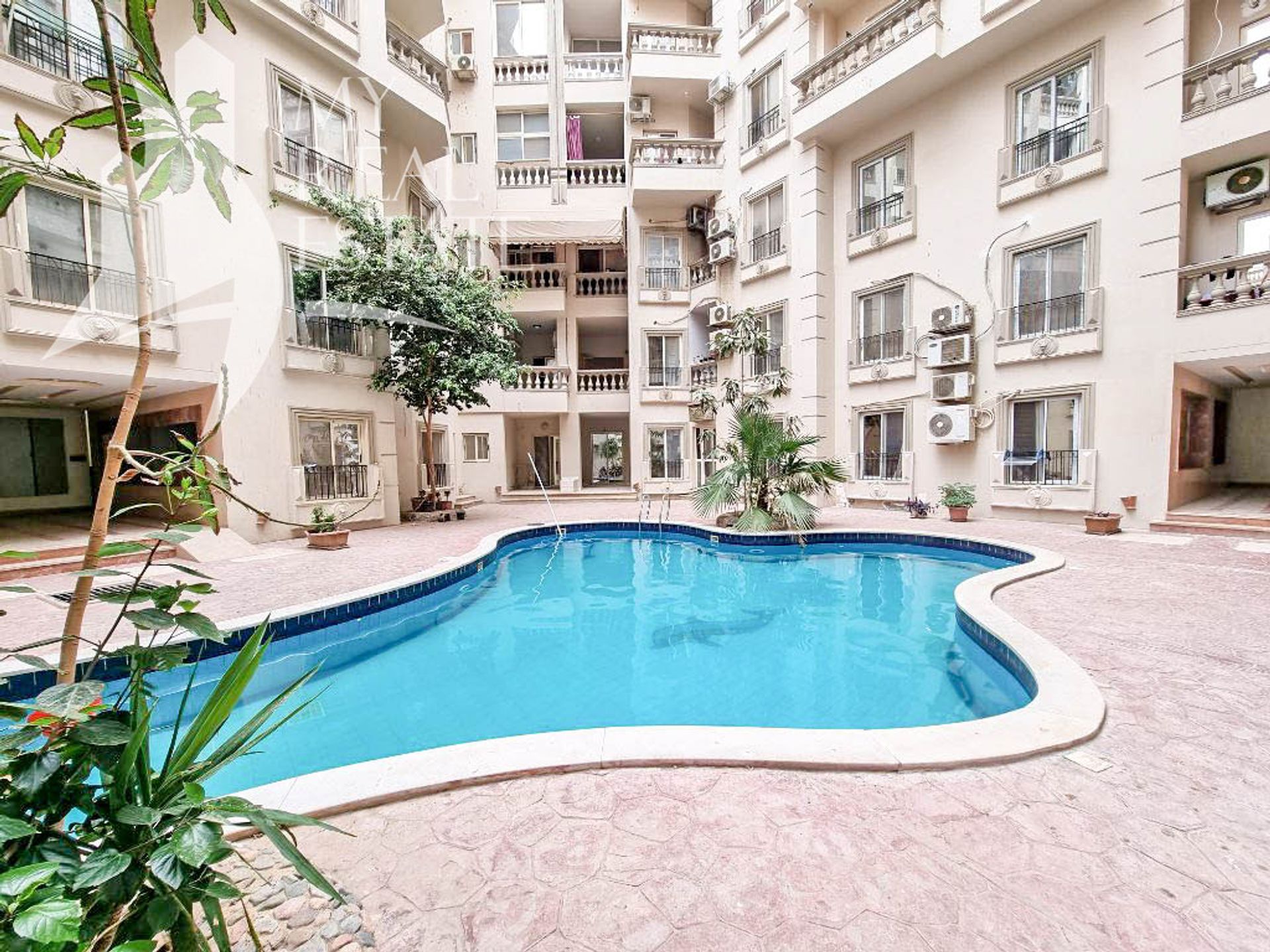 Condominium in Al Ghardaqah, Al Baḩr al Aḩmar 12258917