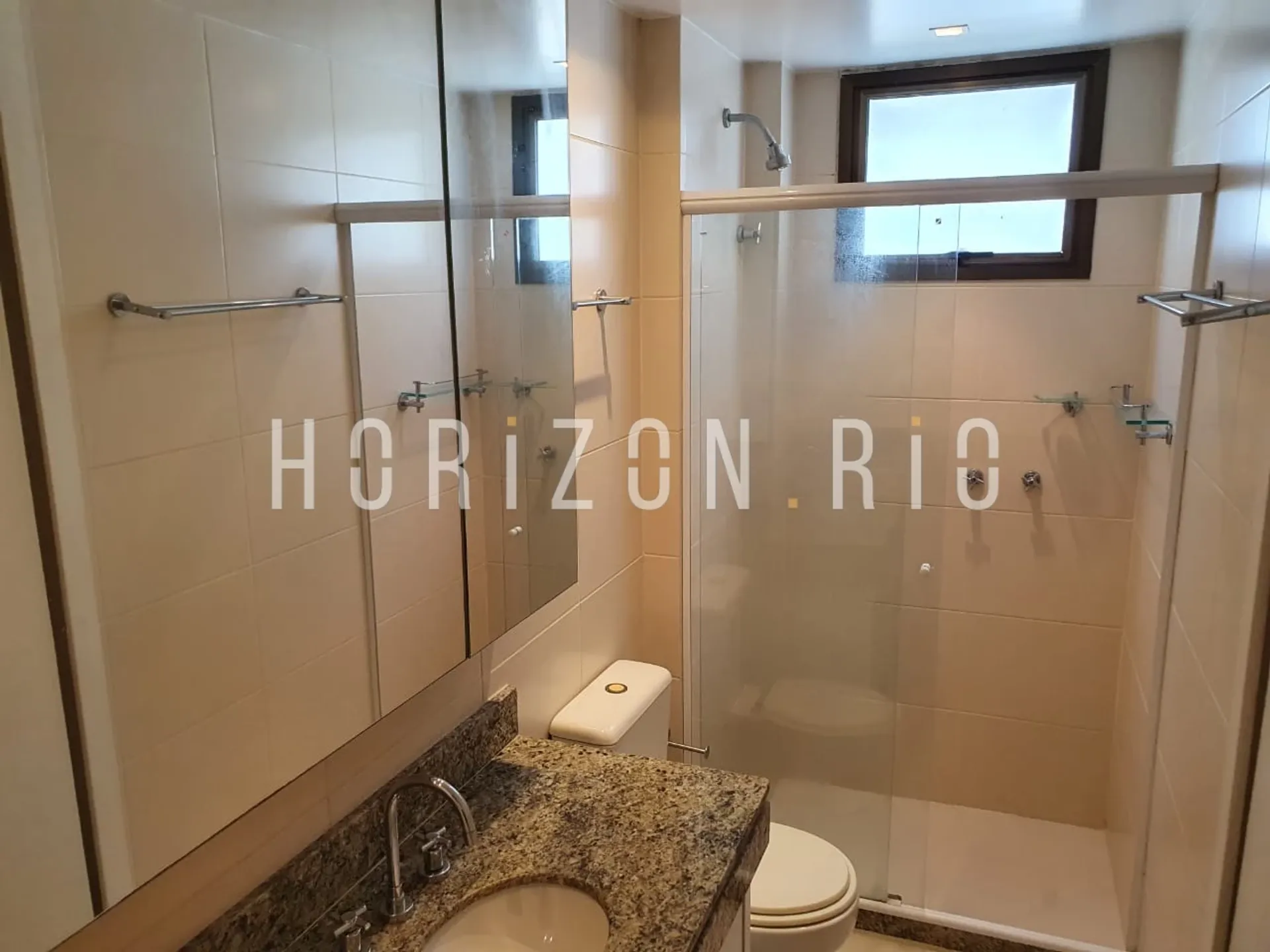 Hus i , State of Rio de Janeiro 12259002