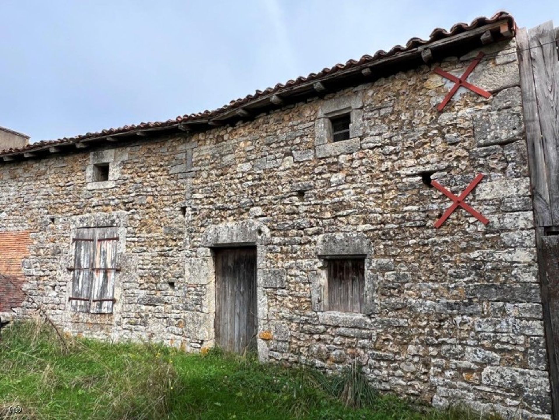 Casa nel Champagne-Mouton, Nouvelle-Aquitaine 12261230