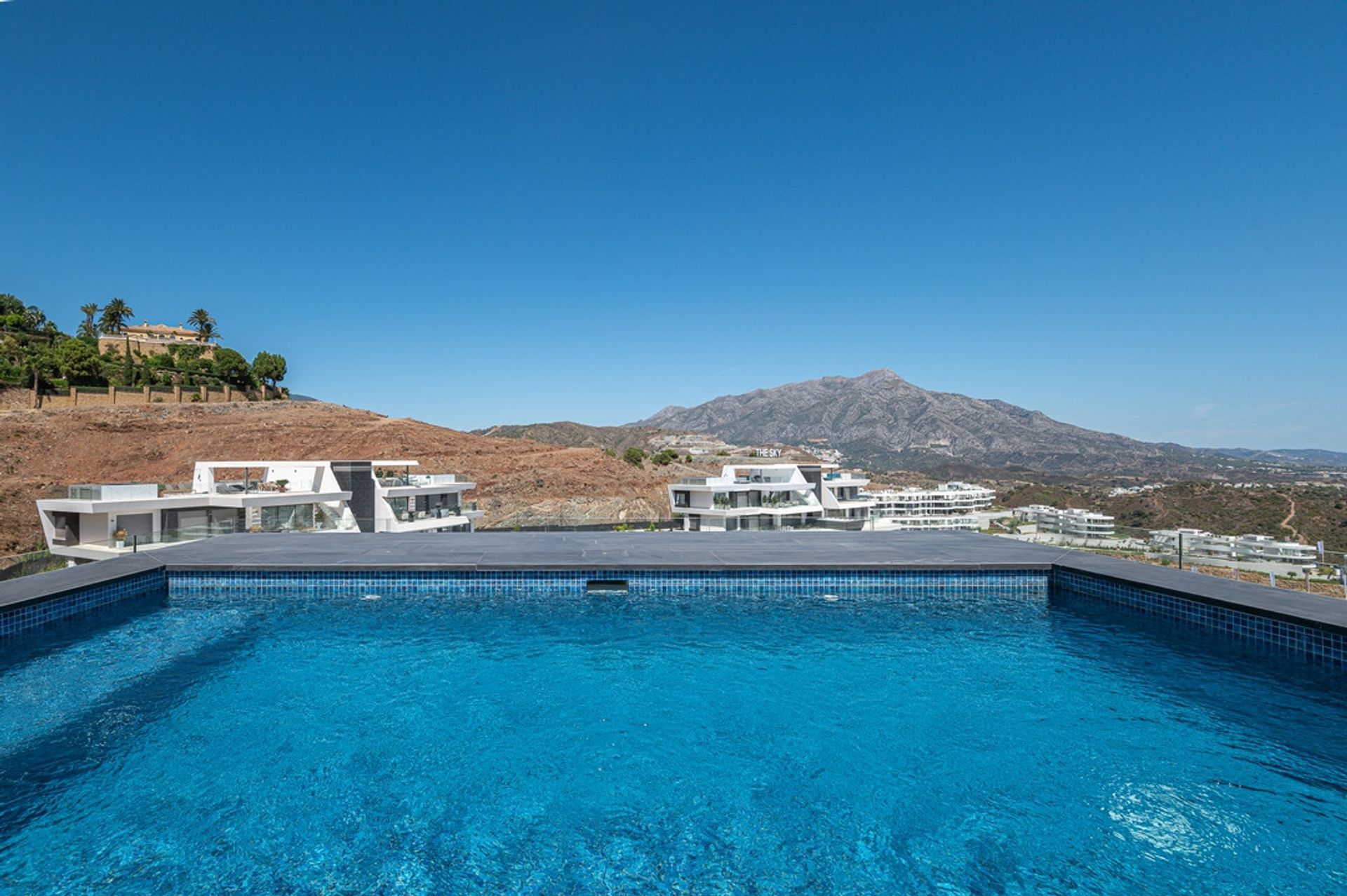 عمارات في Benahavís, Andalusia 12261597