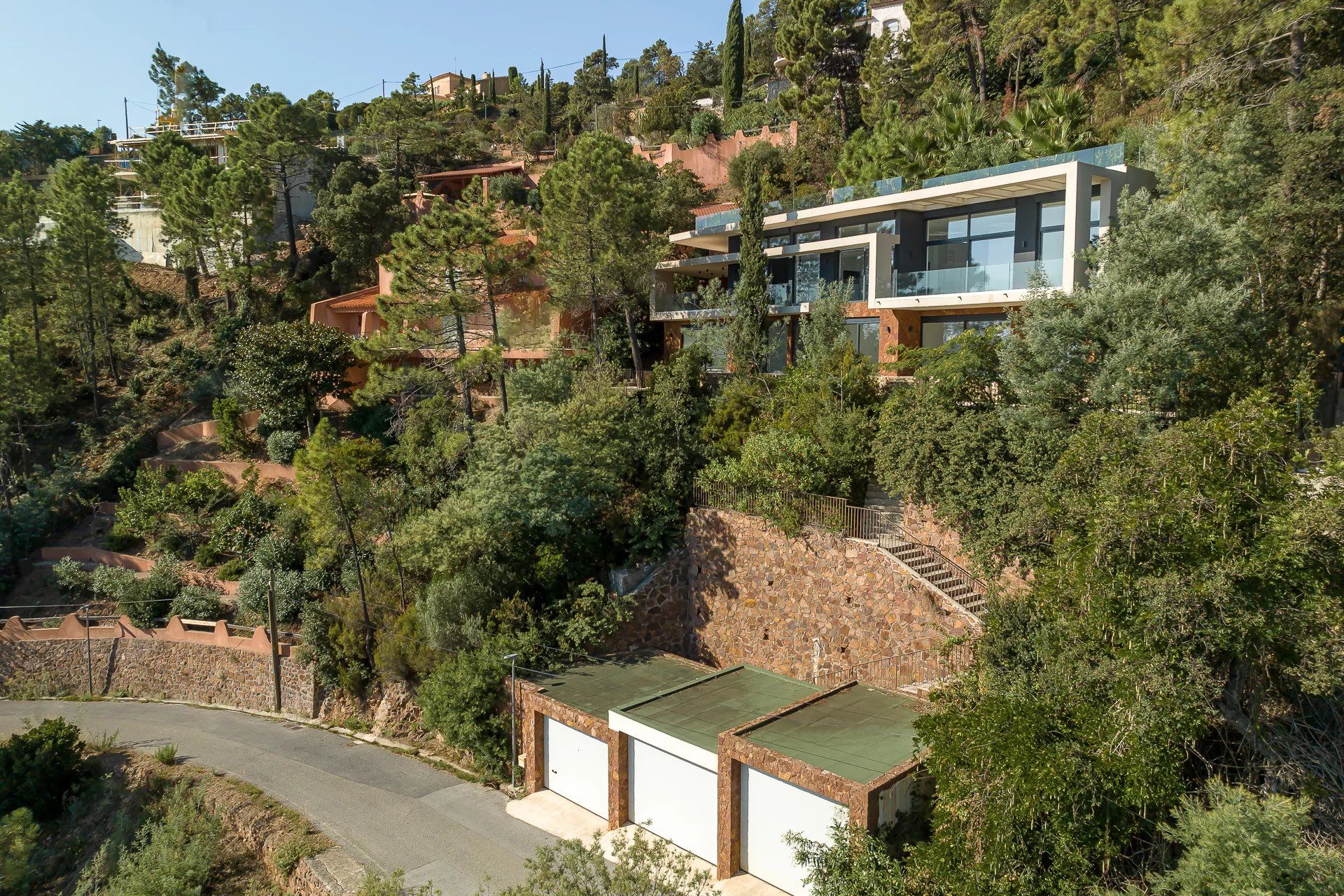 Talo sisään Théoule-sur-Mer, Provence-Alpes-Côte d'Azur 12262050