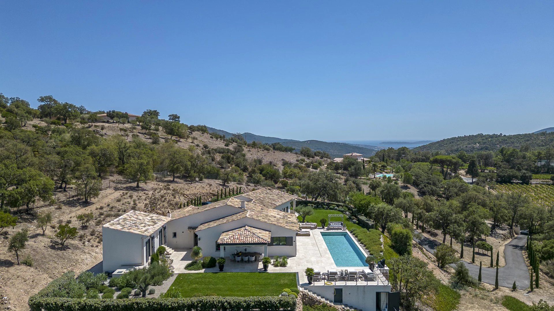 Talo sisään Sainte-Maxime, Provence-Alpes-Côte d'Azur 12262061