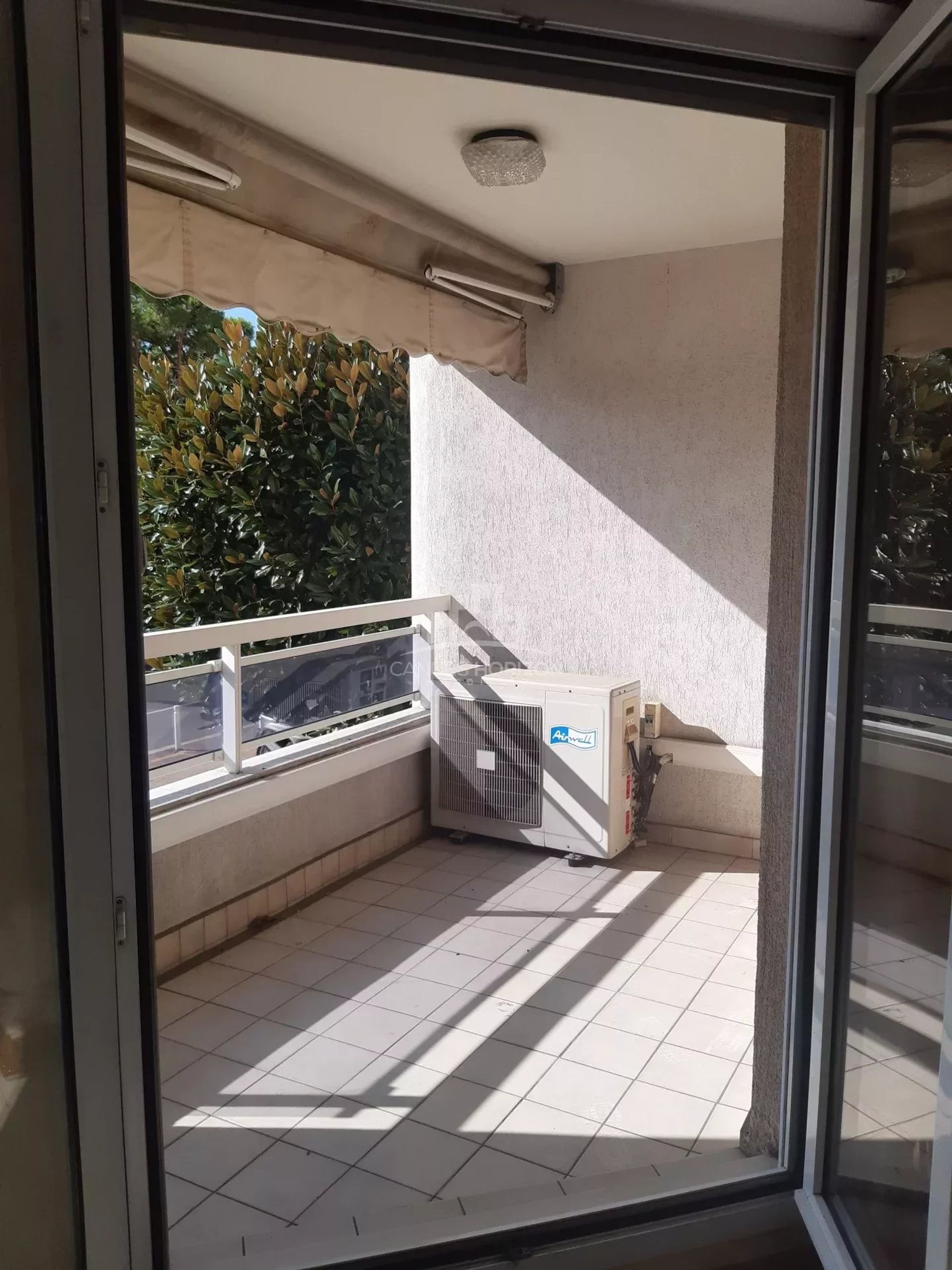 Condominium in Cannes-la-Bocca, Alpes-Maritimes 12263245