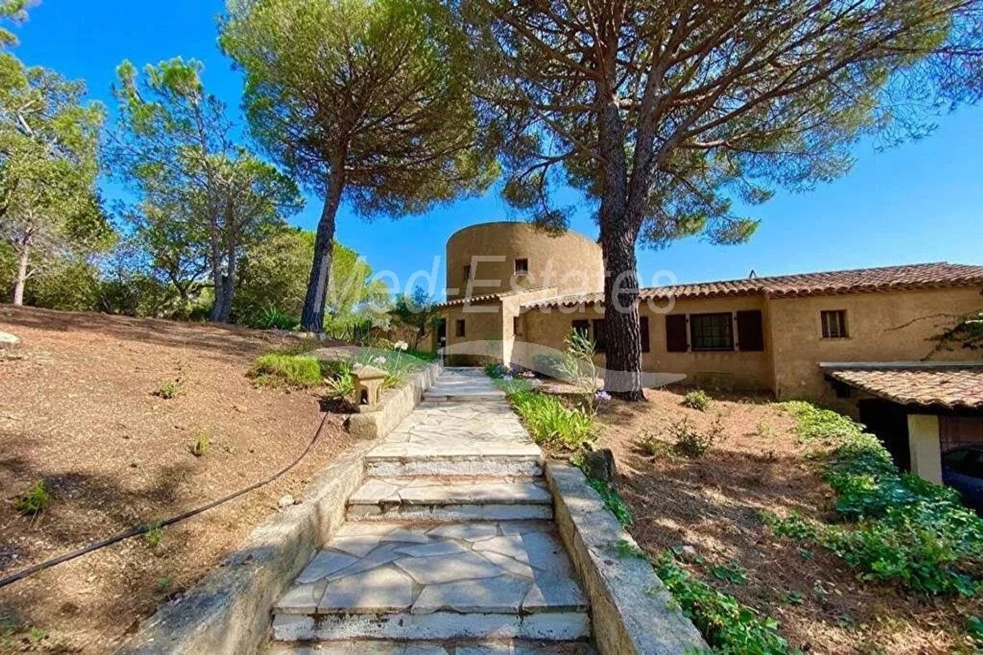 Rumah di La Croix-Valmer, Provence-Alpes-Cote d'Azur 12263707