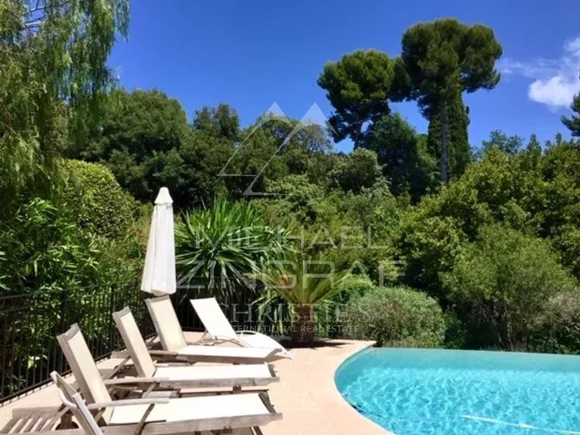 House in Golfe-Juan, Provence-Alpes-Cote d'Azur 12265705