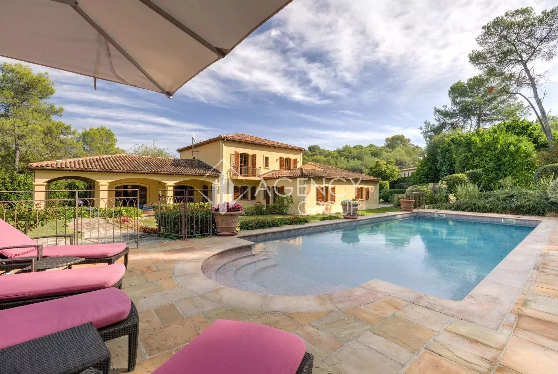 Huis in Mougins, Provence-Alpes-Côte d'Azur 12266047