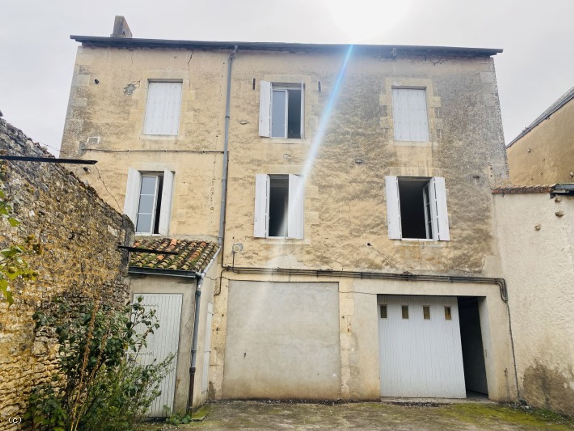 Condominio en Ruffec, Nouvelle-Aquitaine 12267034