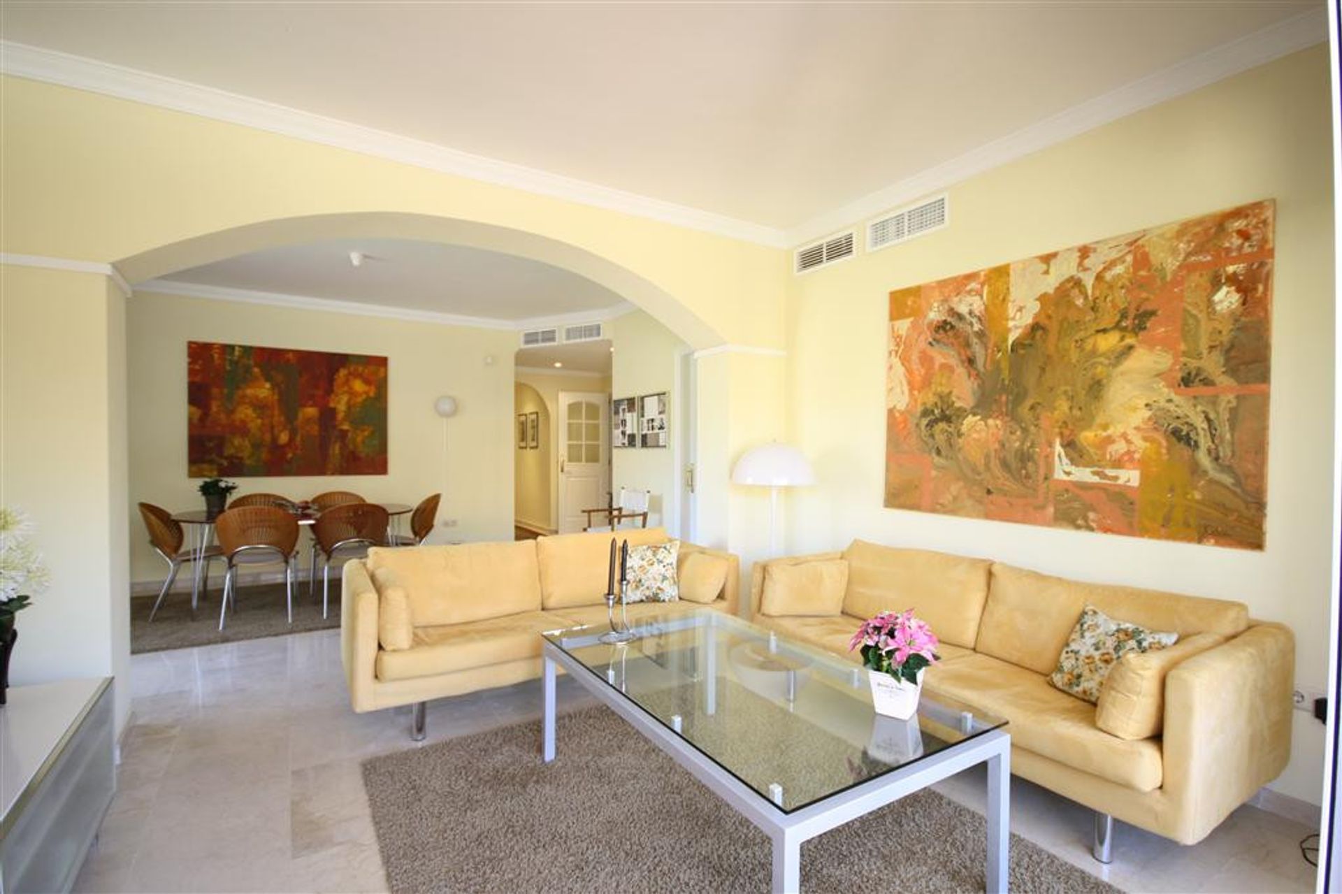 Condominium in Marbella, Andalucía 12267840