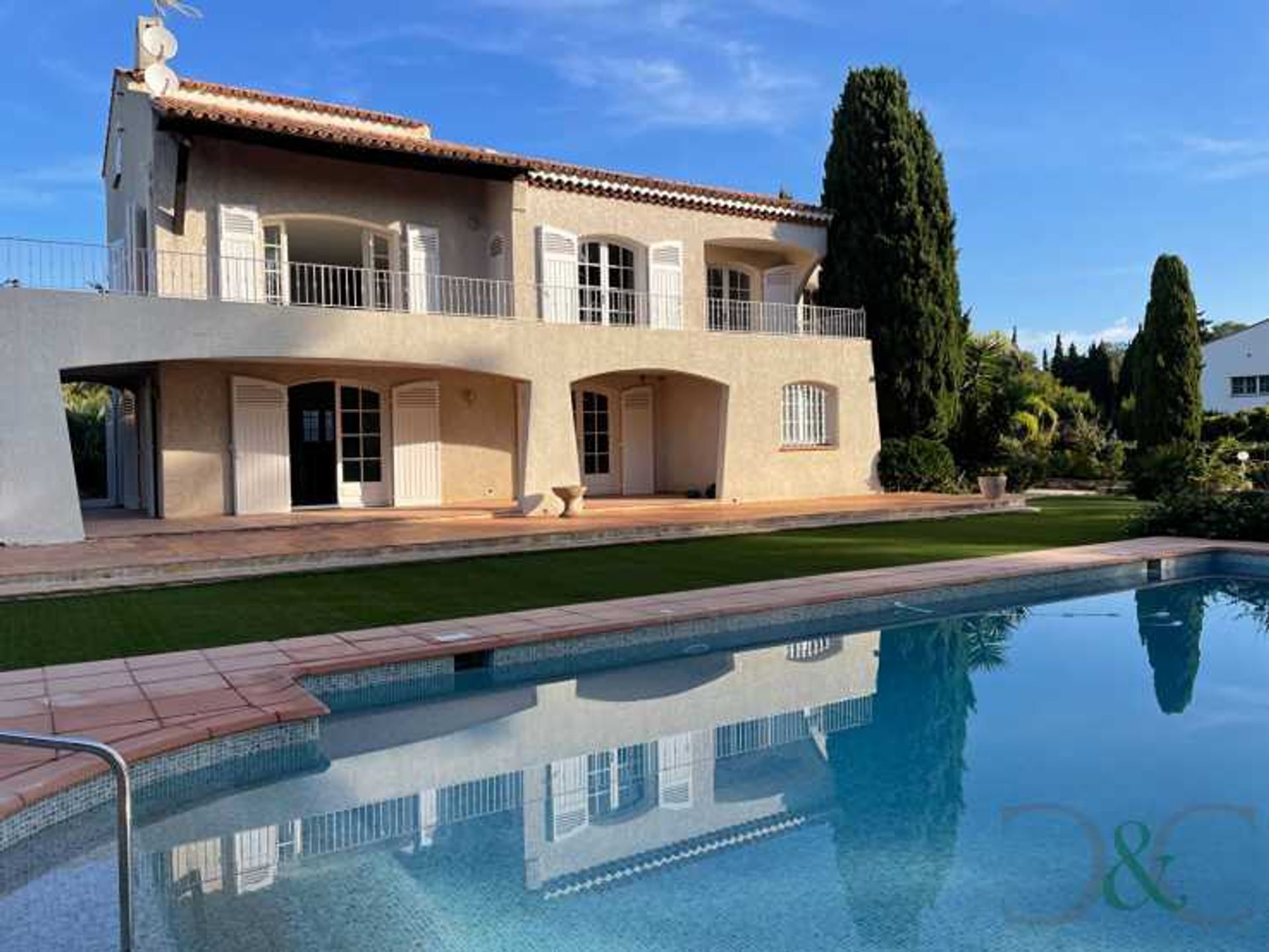 Hus i La Londe-les-Maures, Provence-Alpes-Cote d'Azur 12268458