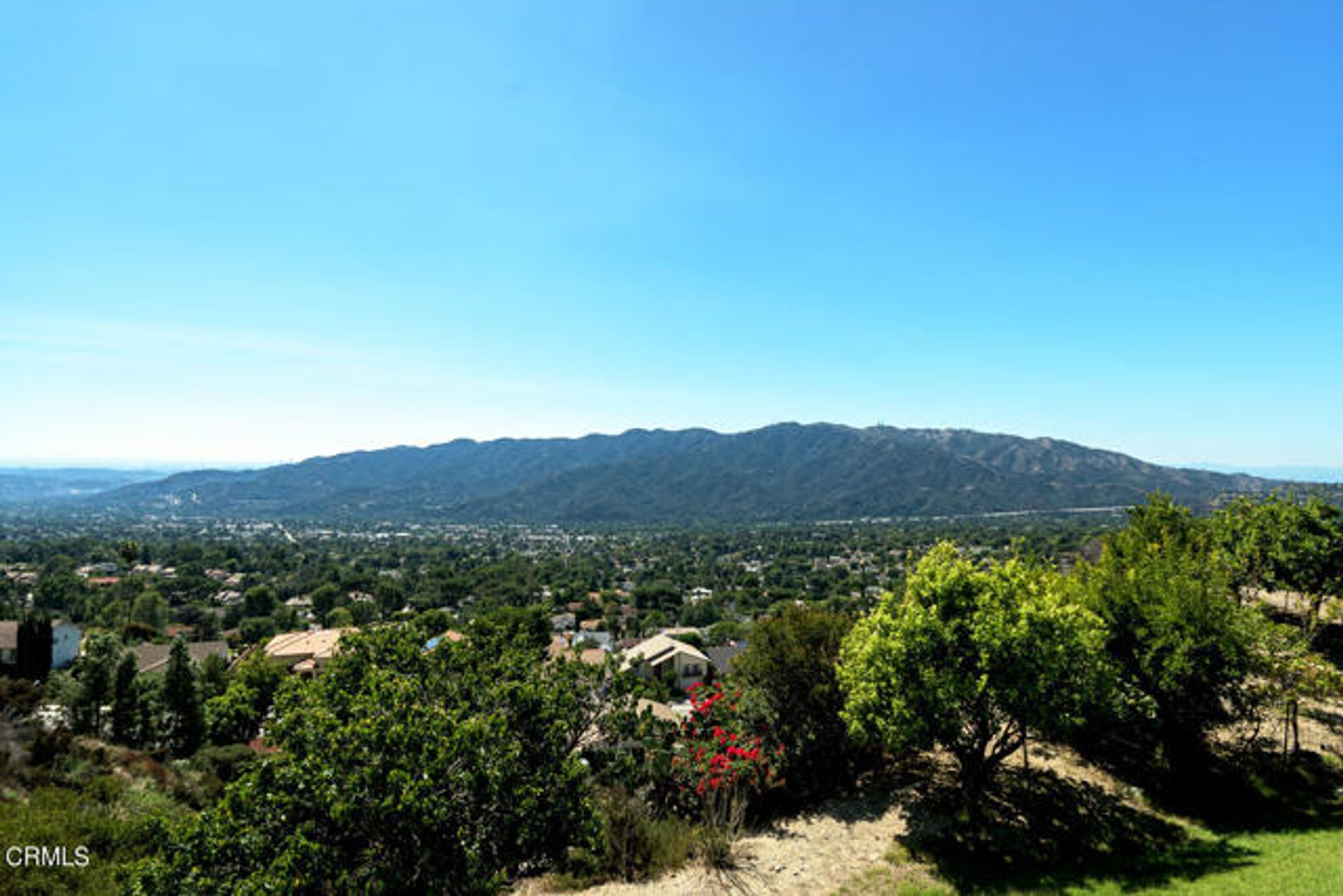 Talo sisään La Crescenta-Montrose, California 12269519