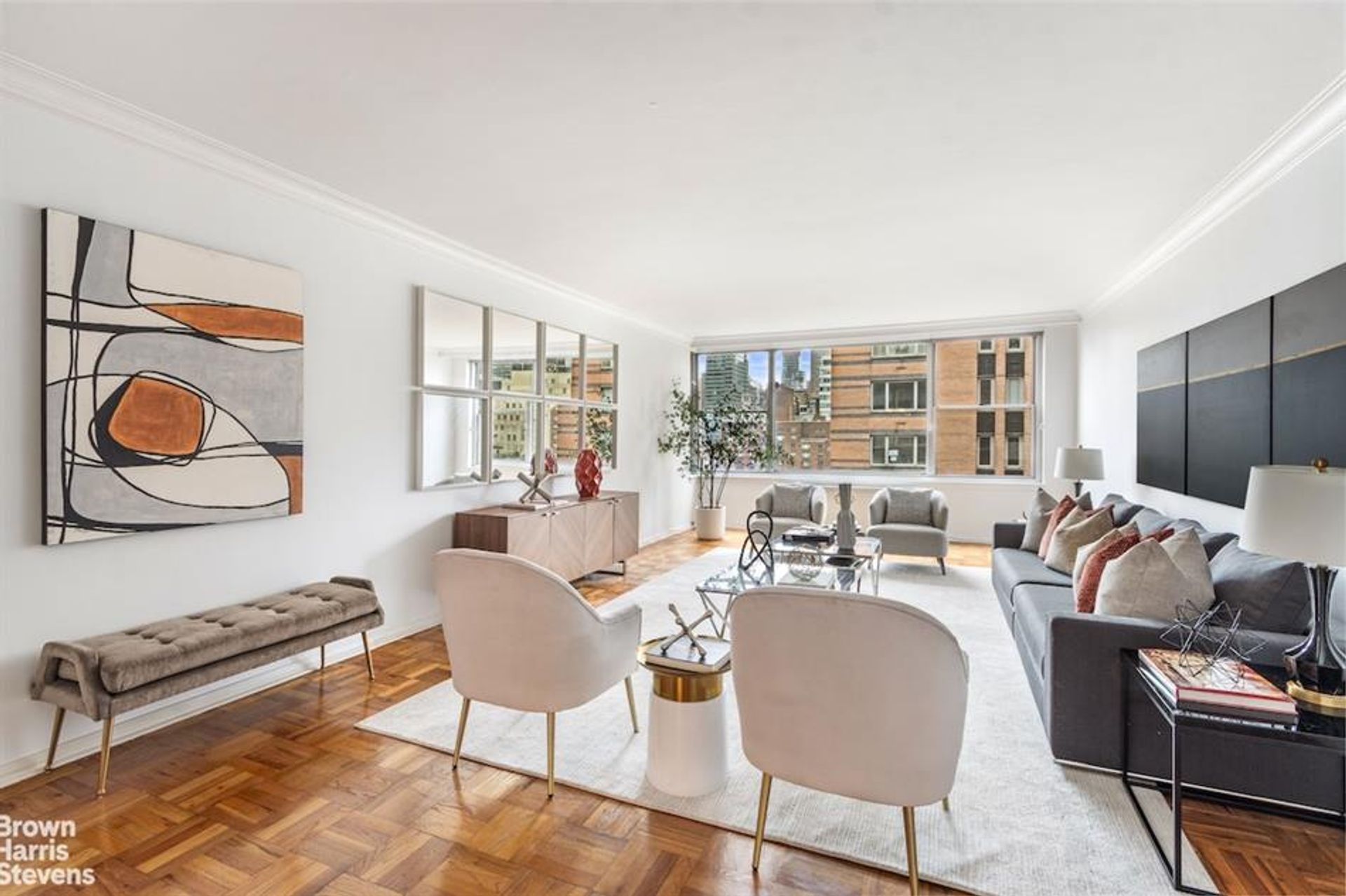 Condominium in Manhattan, New York 12270257