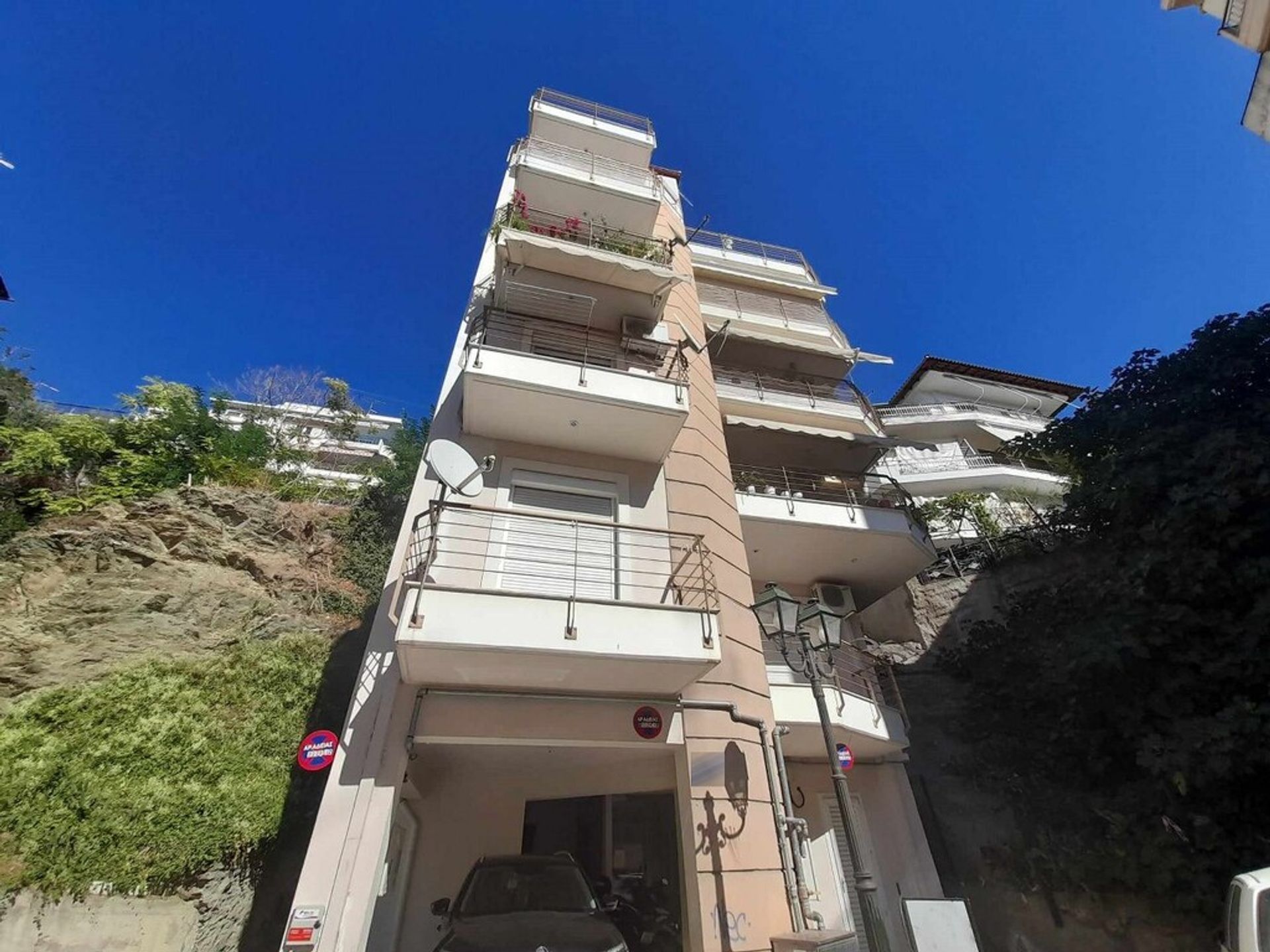 Condominio en Sikies,  12270552