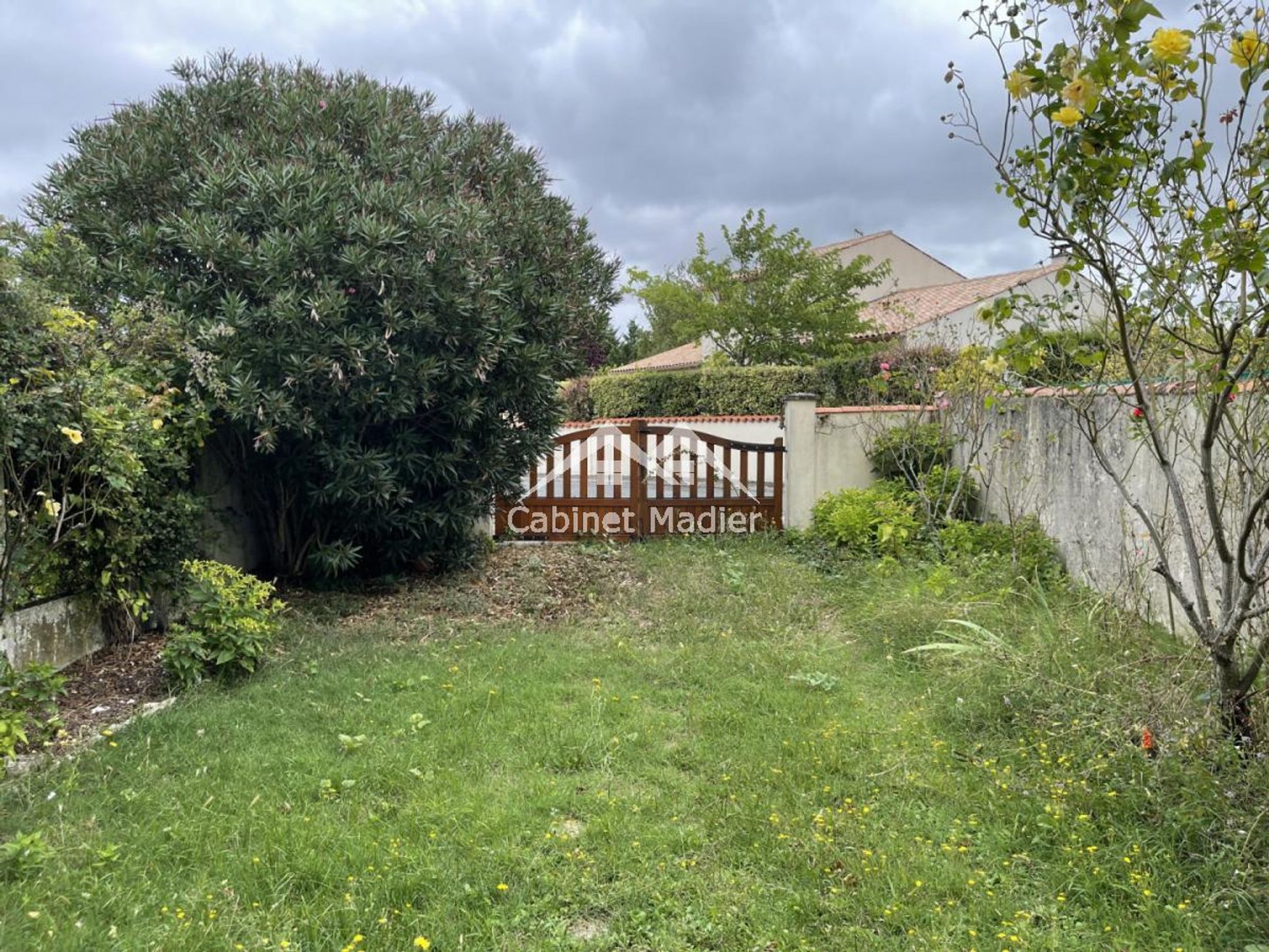 casa en Saint-Jean-d'Angély, Nouvelle-Aquitaine 12271599