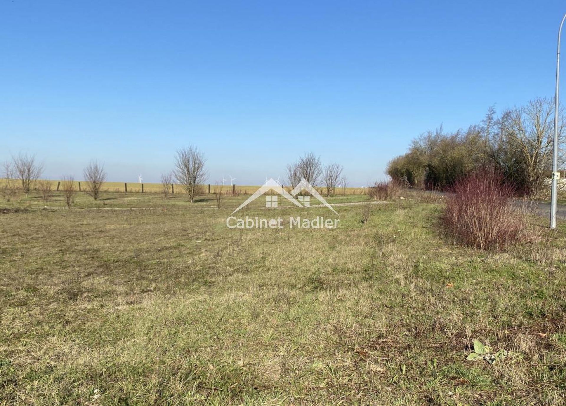 Land in Saint-Jean-d'Angely, Nouvelle-Aquitaine 12271648