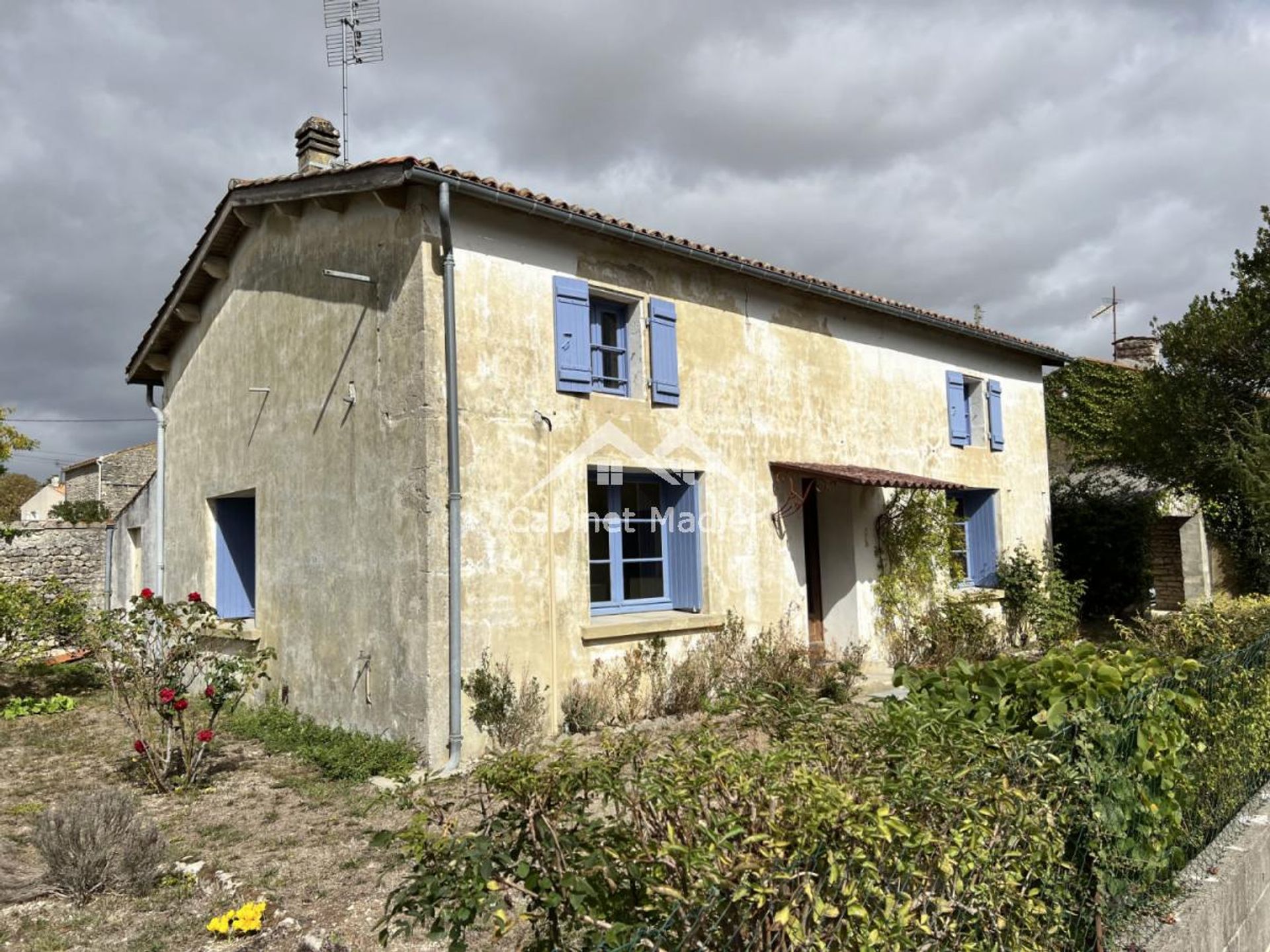 casa en Saint-Jean-d'Angely, Nueva Aquitania 12271687