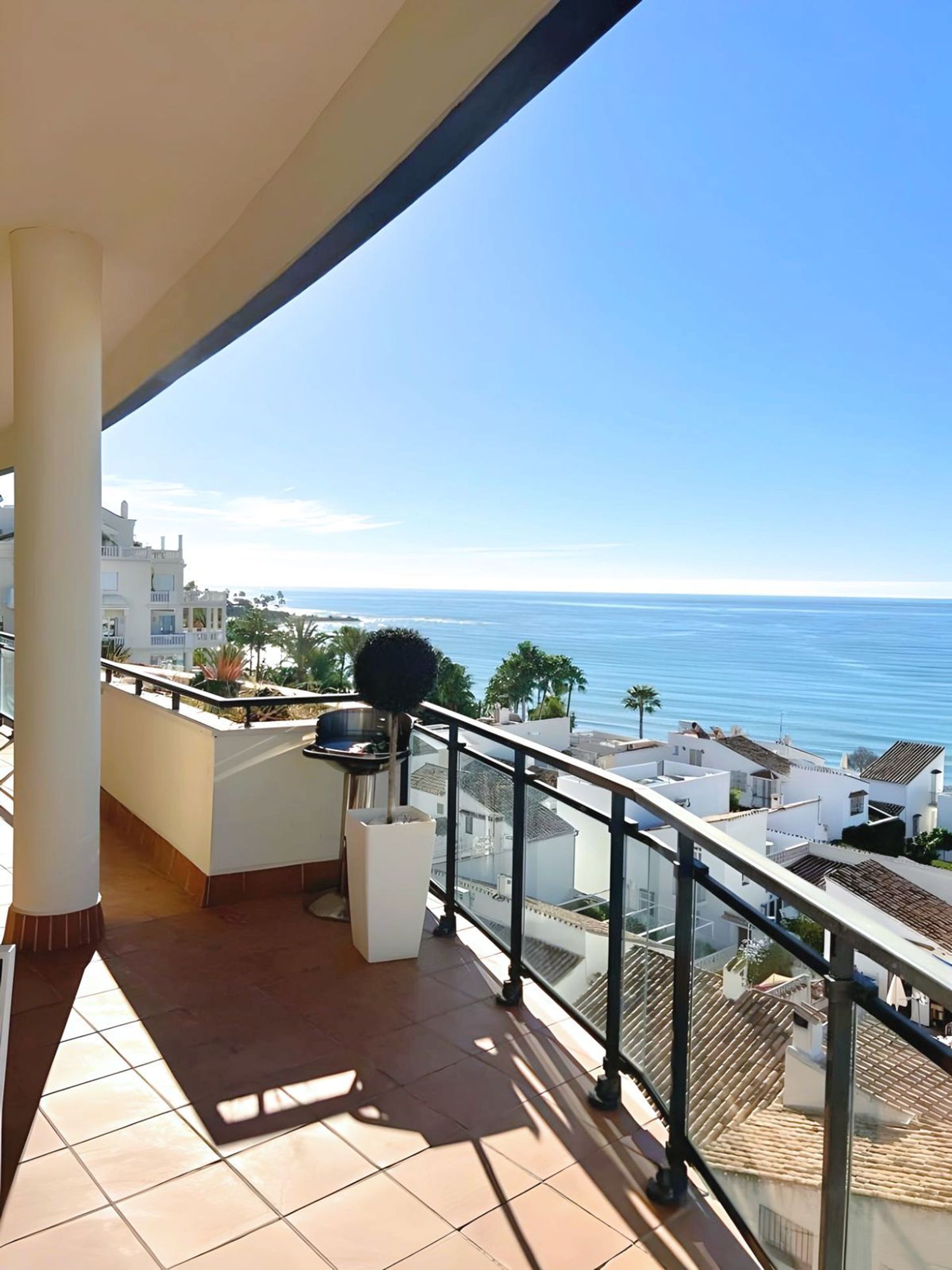 Condominio en Estepona, Andalucía 12271775