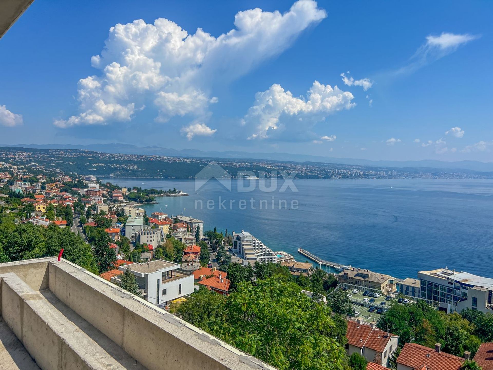 Condominio en Opatija, Primorsko-Goranska Županija 12273572