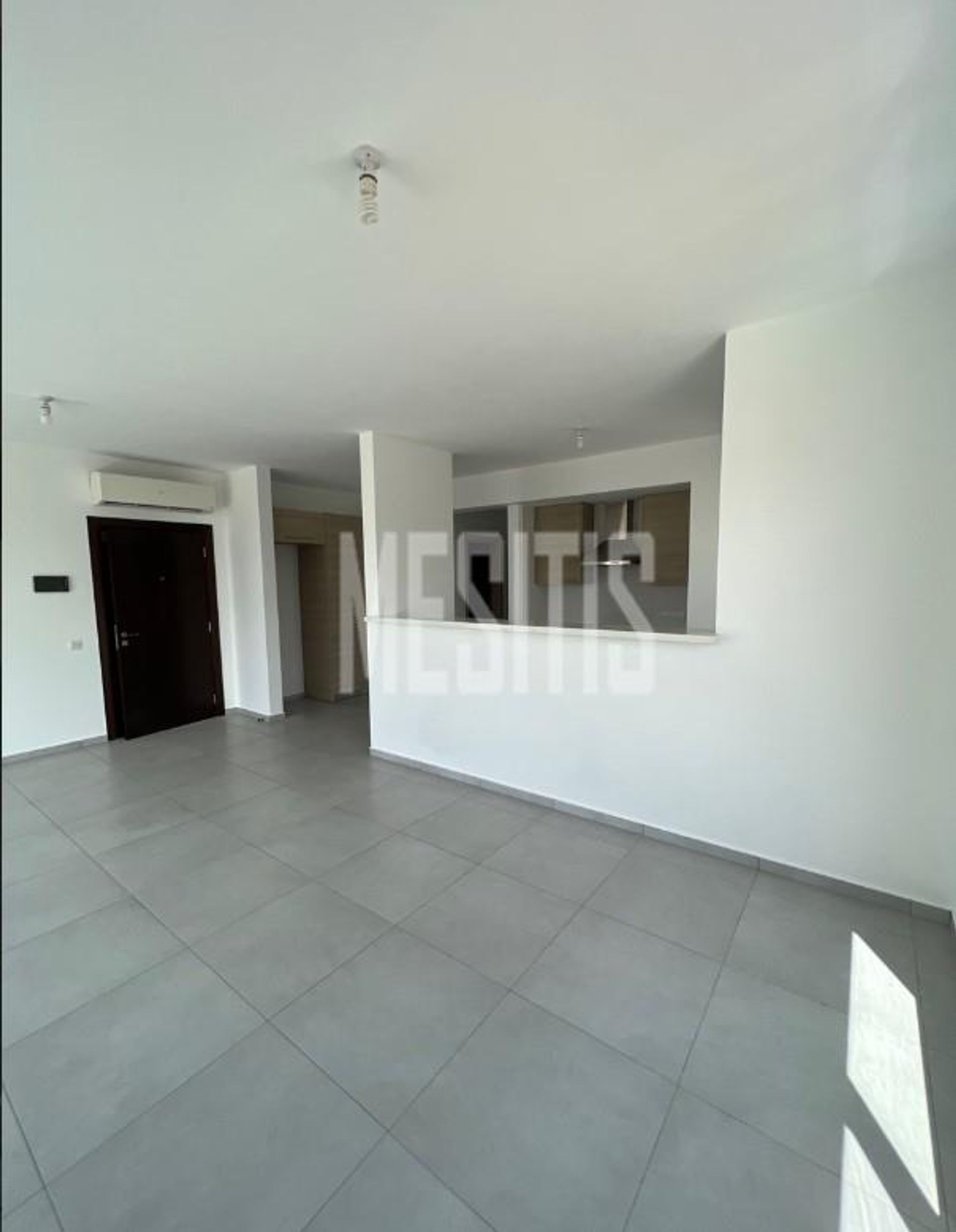 Condominio en Strovolos, Nicosia 12274072