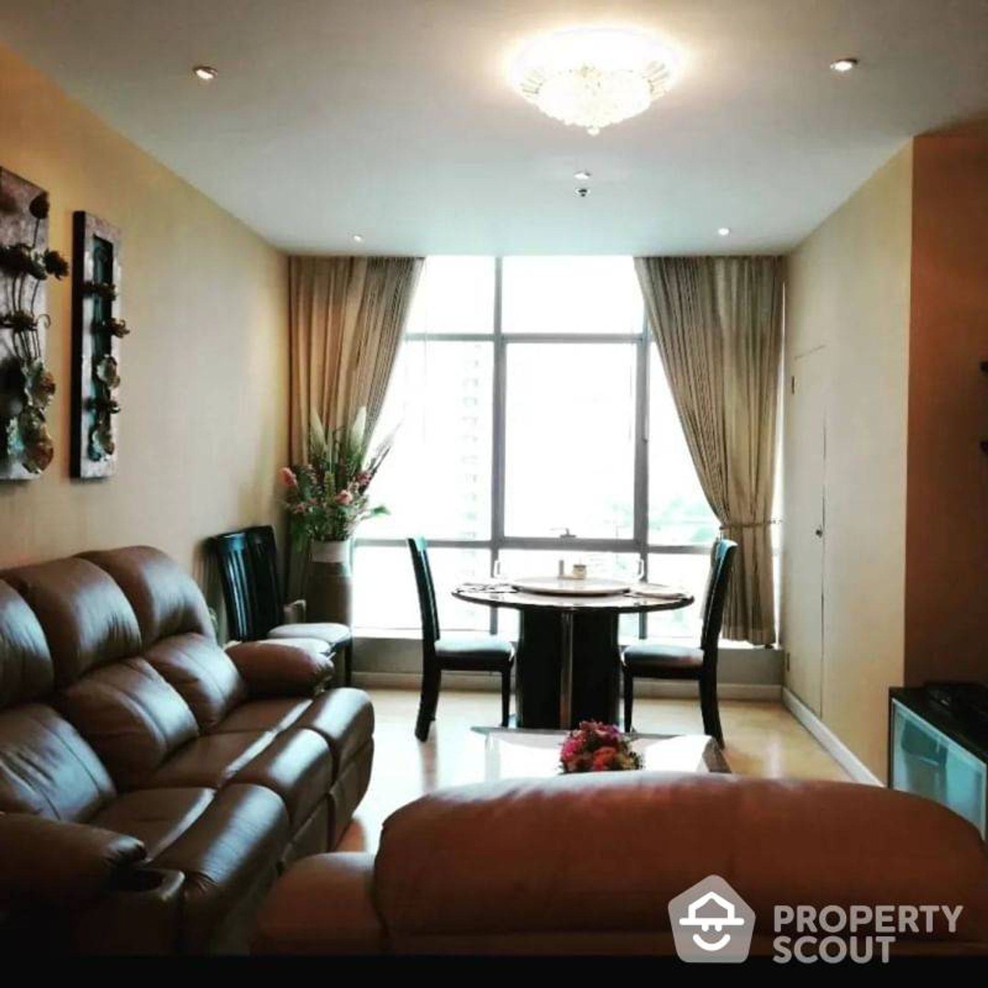 Condominium in Godown, Krung Thep Maha Nakhon 12274302