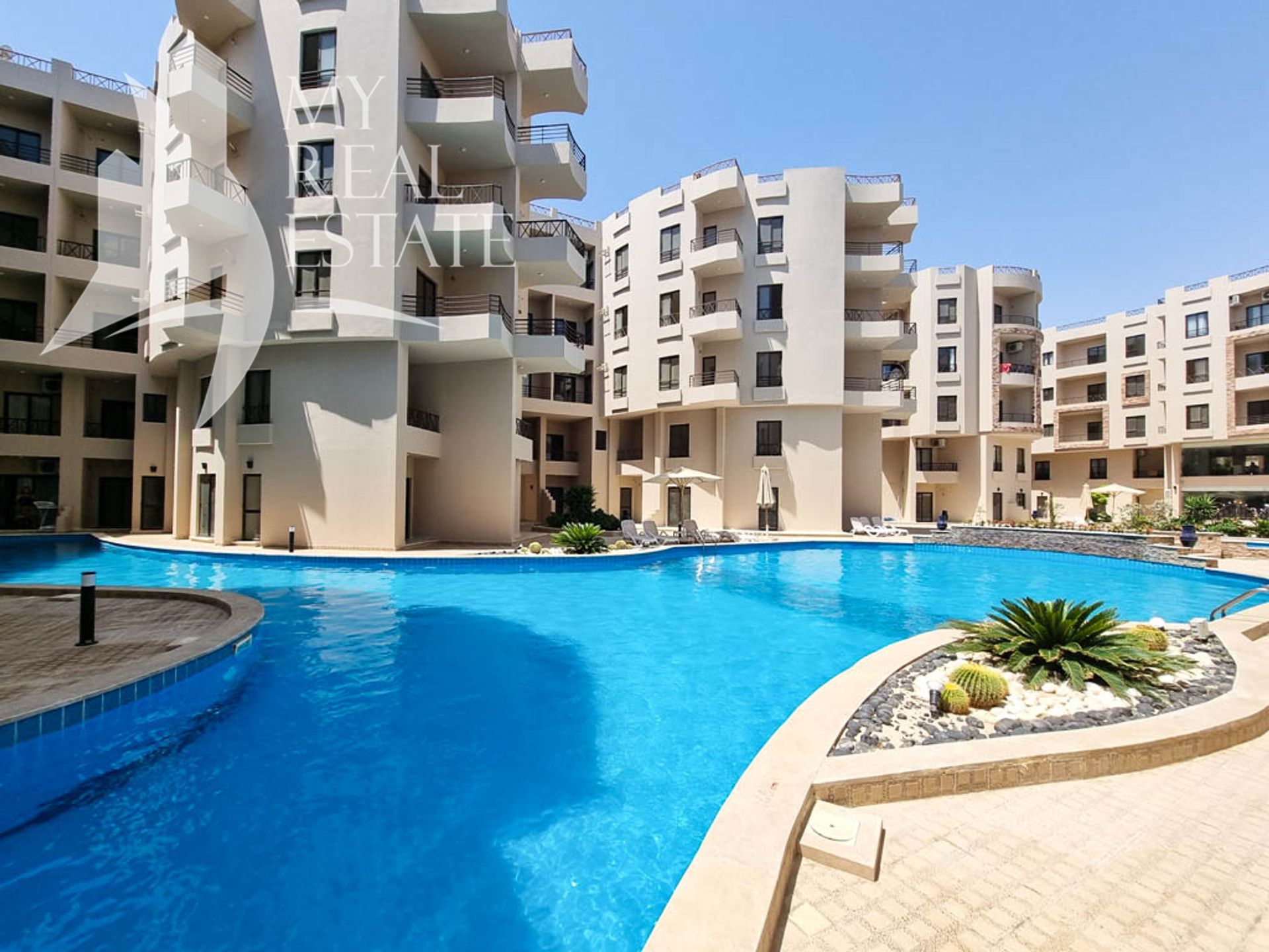 Condominium in Al Ghardaqah, Al Bahr al Ahmar 12275074