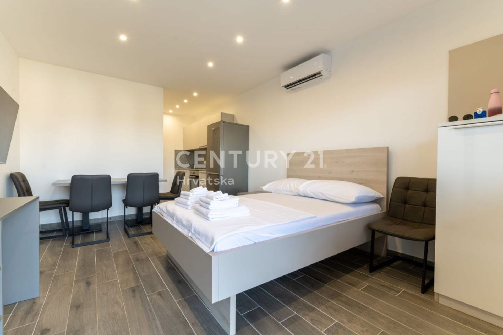 Osakehuoneisto sisään Trogir, Split-Dalmatia County 12275250