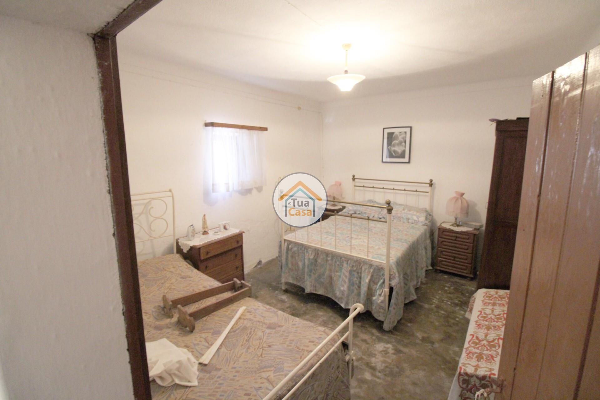 Hus i Nossa Senhora da Tourega, Évora 12275448