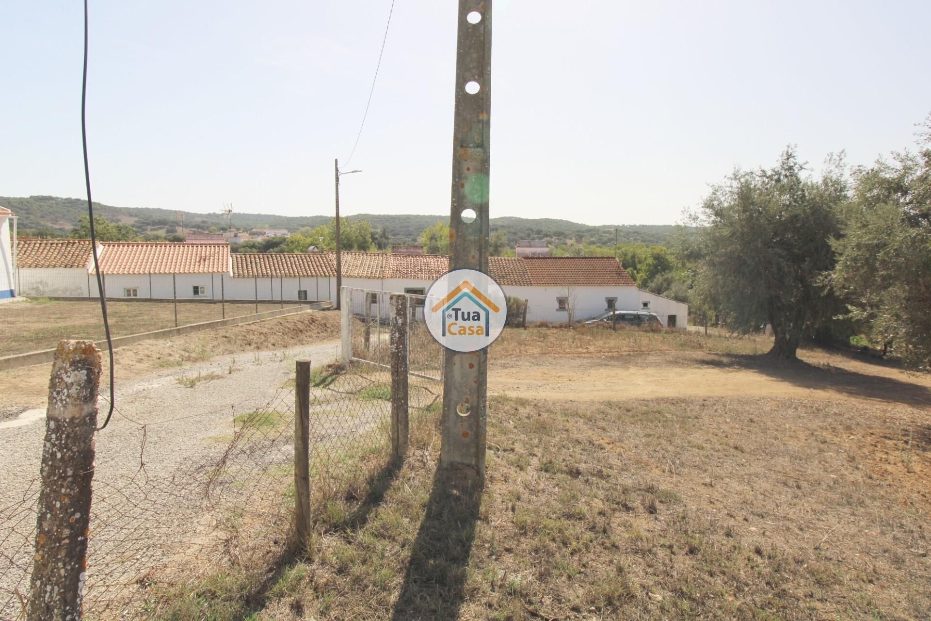 Hus i Nossa Senhora da Tourega, Évora 12275448