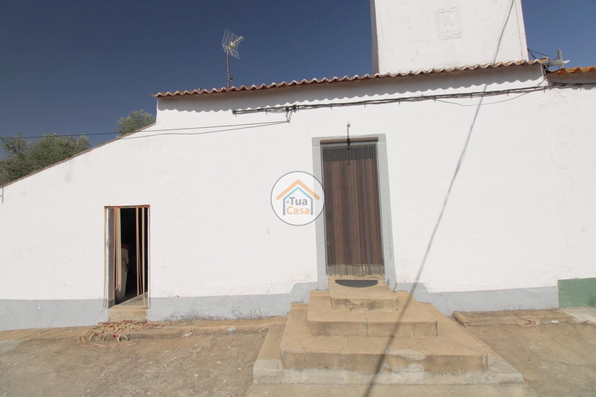 Hus i Nossa Senhora da Tourega, Évora 12275448