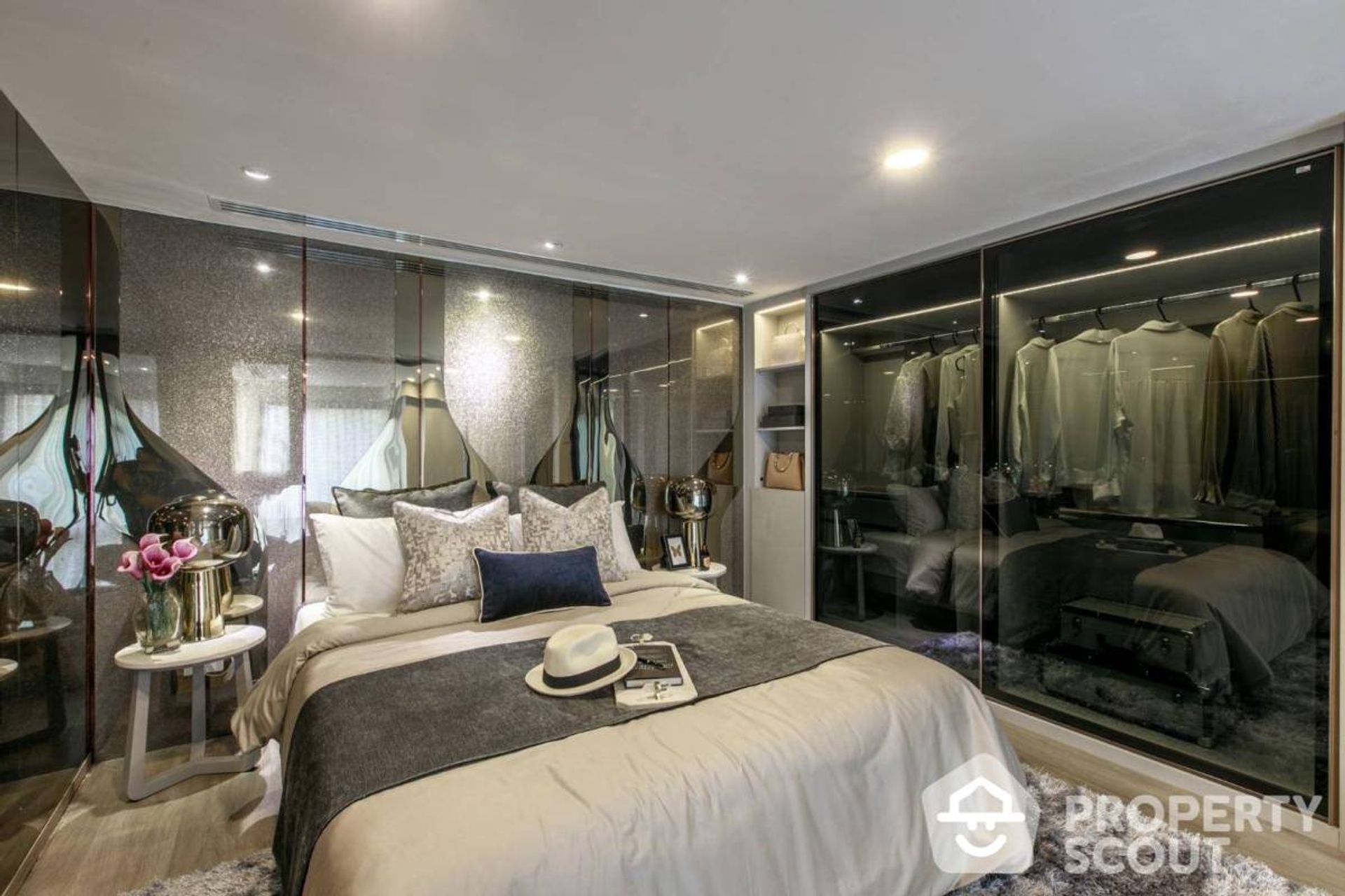 Condominium in Huai Khwang, Krung Thep Maha Nakhon 12275735