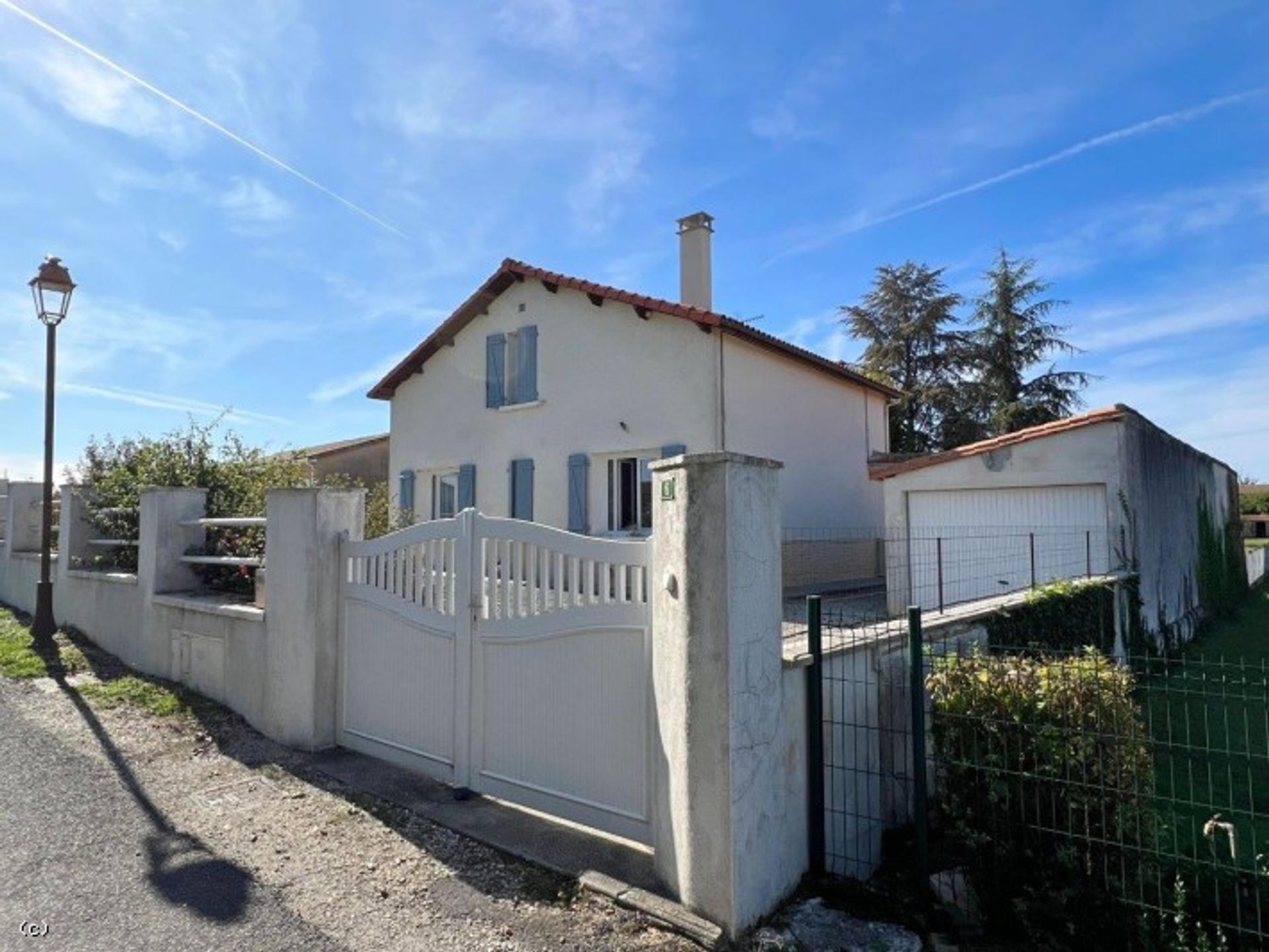 Haus im Verteuil-sur-Charente, Nouvelle-Aquitaine 12277154