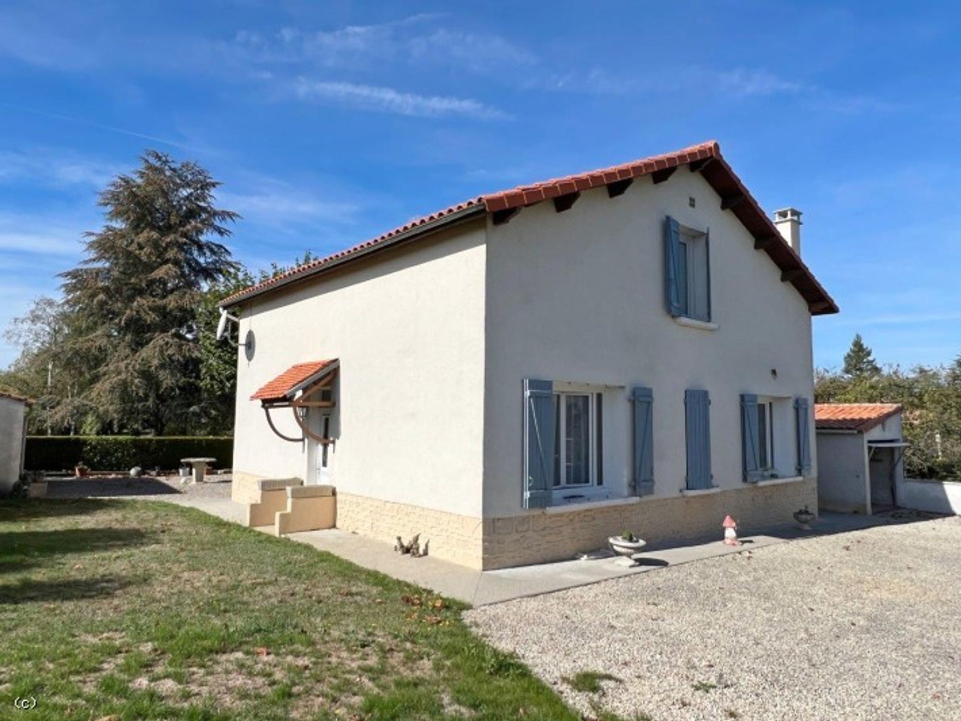 Haus im Verteuil-sur-Charente, Neu-Aquitanien 12277154