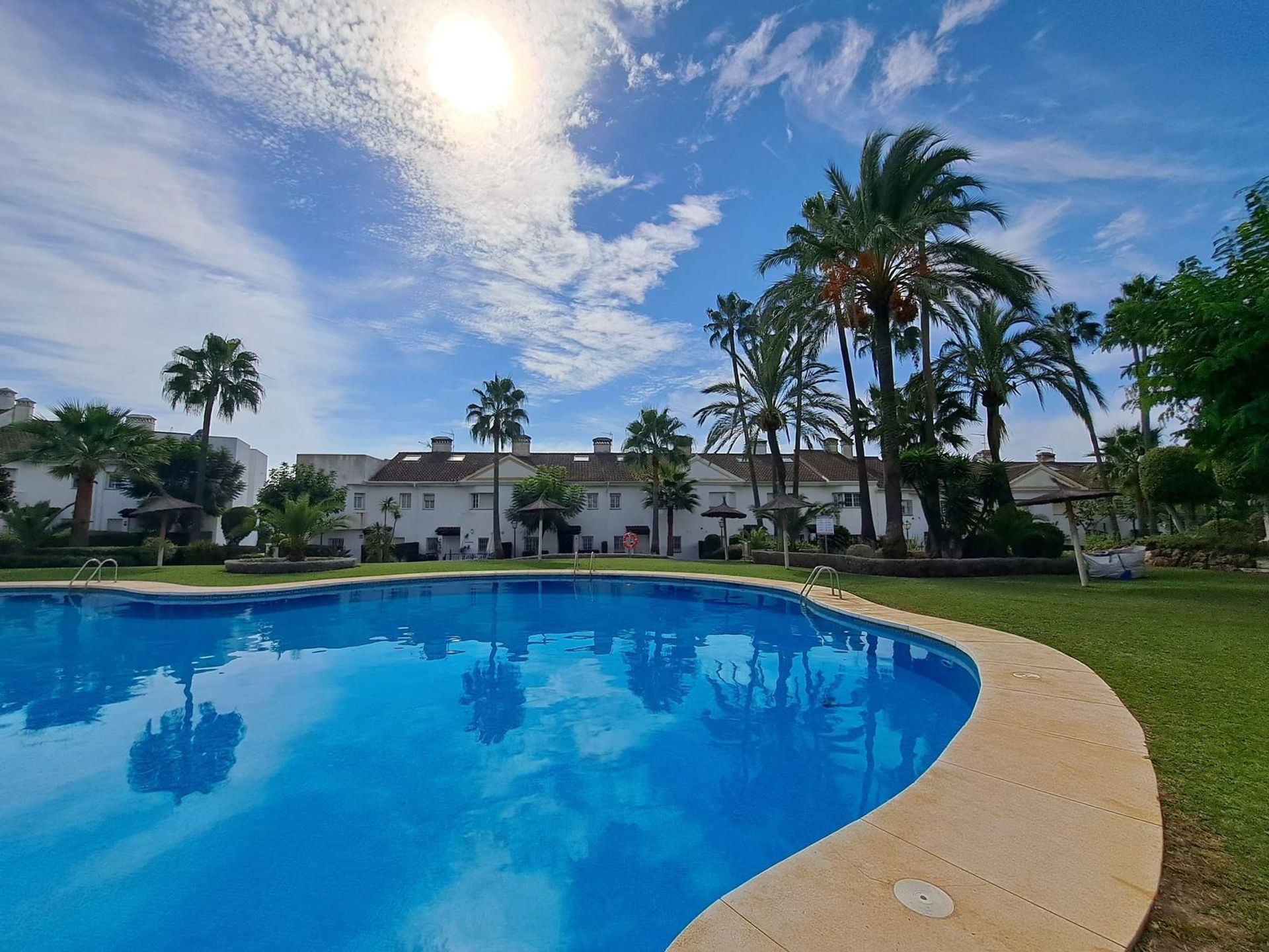 rumah dalam Estepona, Andalusia 12277240