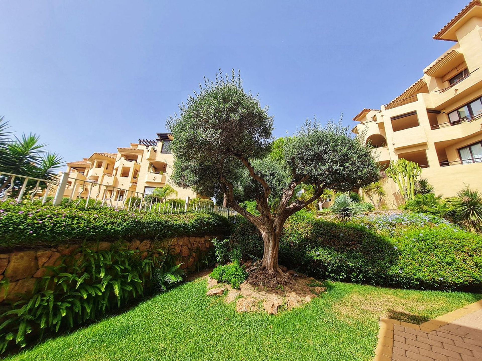 Condominium in Benalmádena, Andalusia 12277605