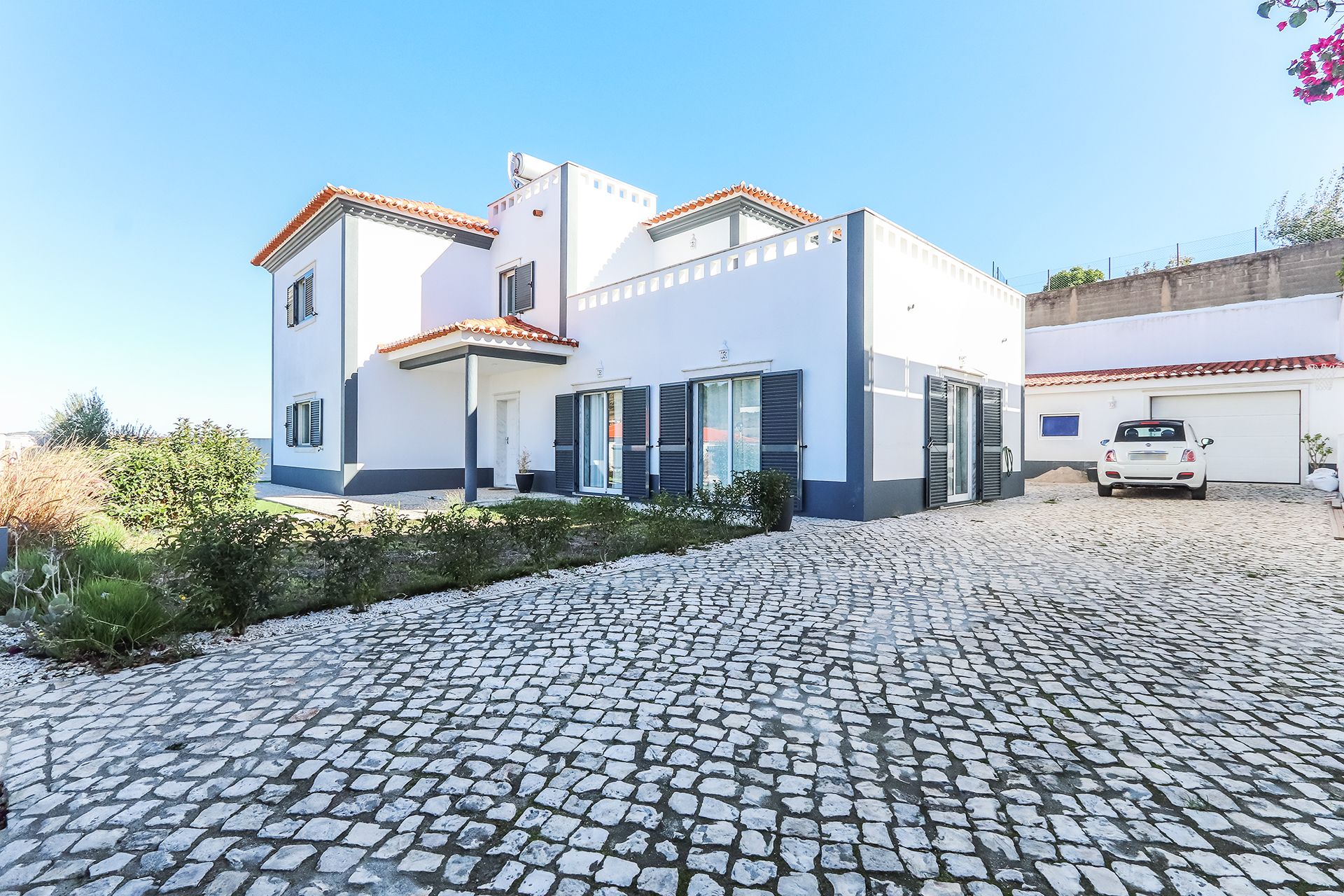 House in Arruda dos Vinhos, 4 Rua Fausta Real Neto Rodrigues 12280056