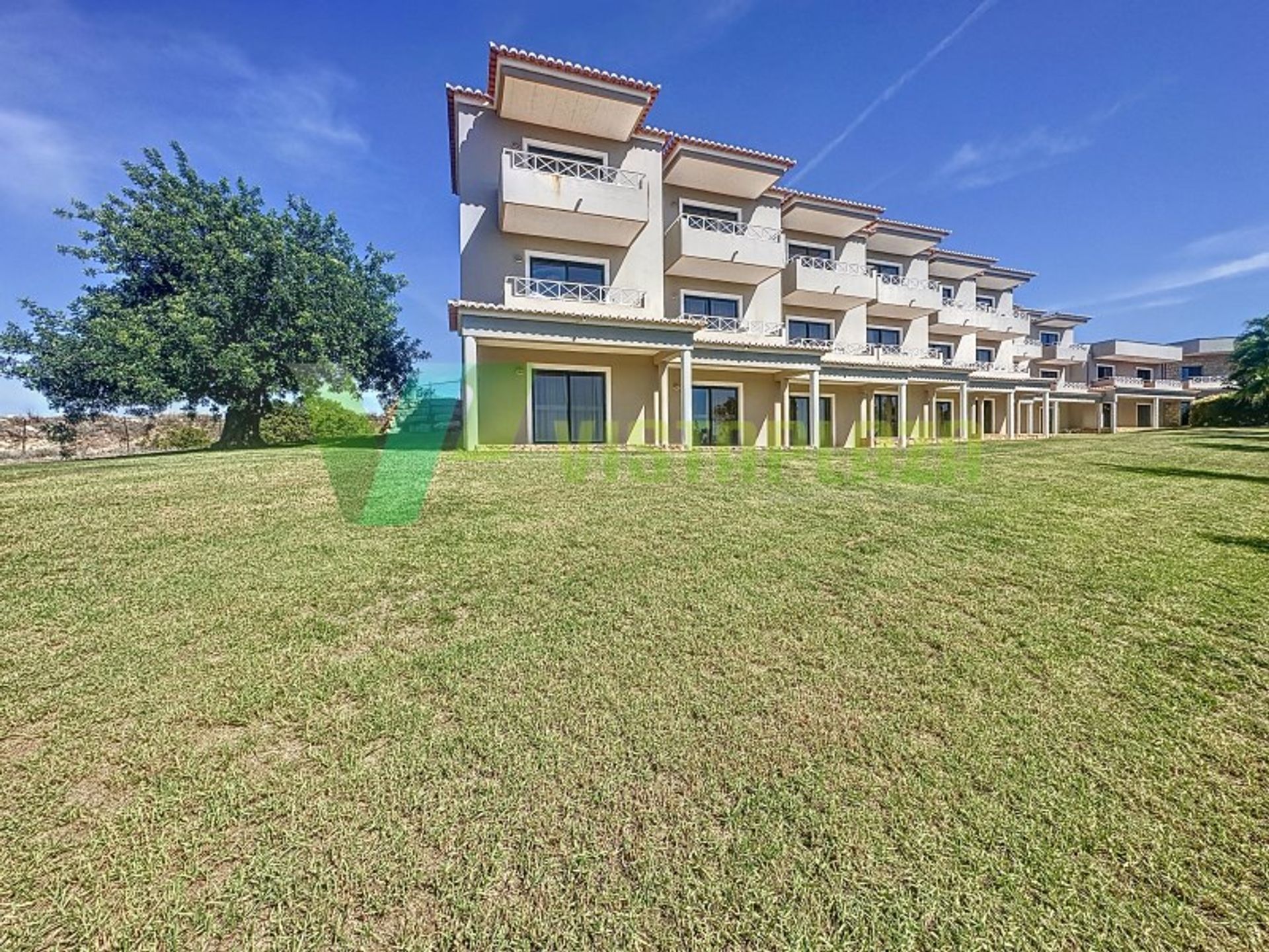 Condominio en Estômbar, Faro 12280101