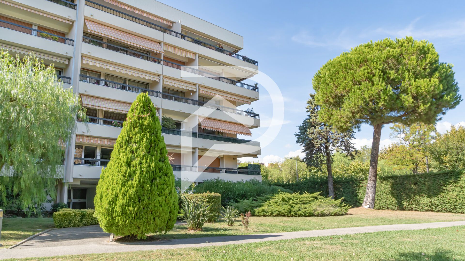 Condominium in Villeneuve-Loubet, Provence-Alpes-Cote d'Azur 12280359