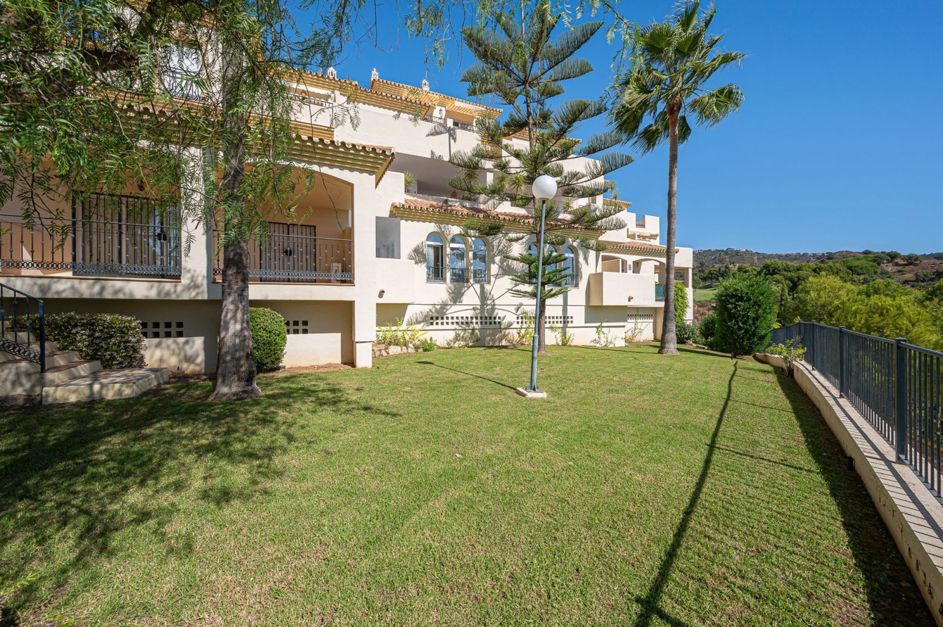 Condominium in Marbella, Andalucía 12281560