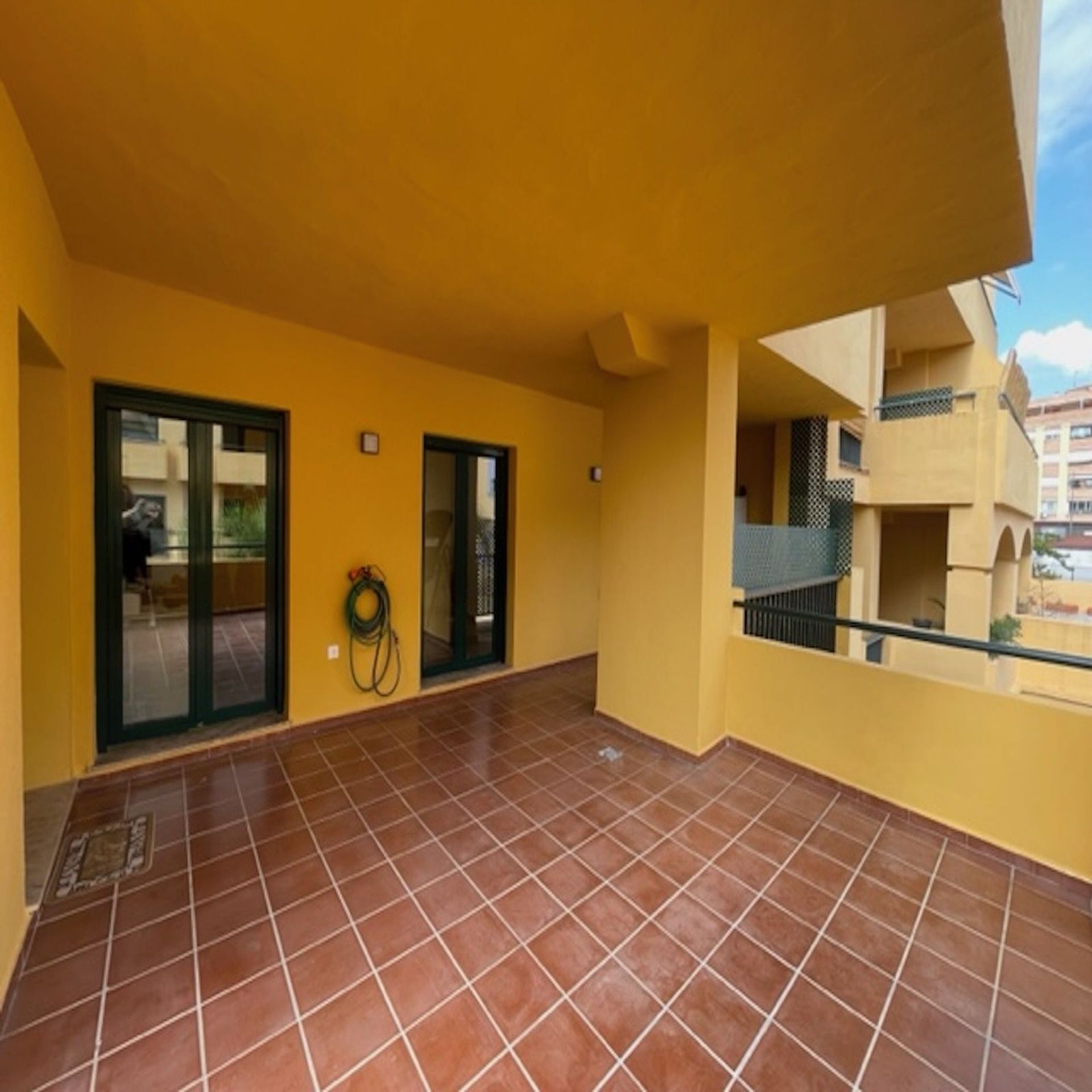 Condominium in Estepona, Andalucía 12281571