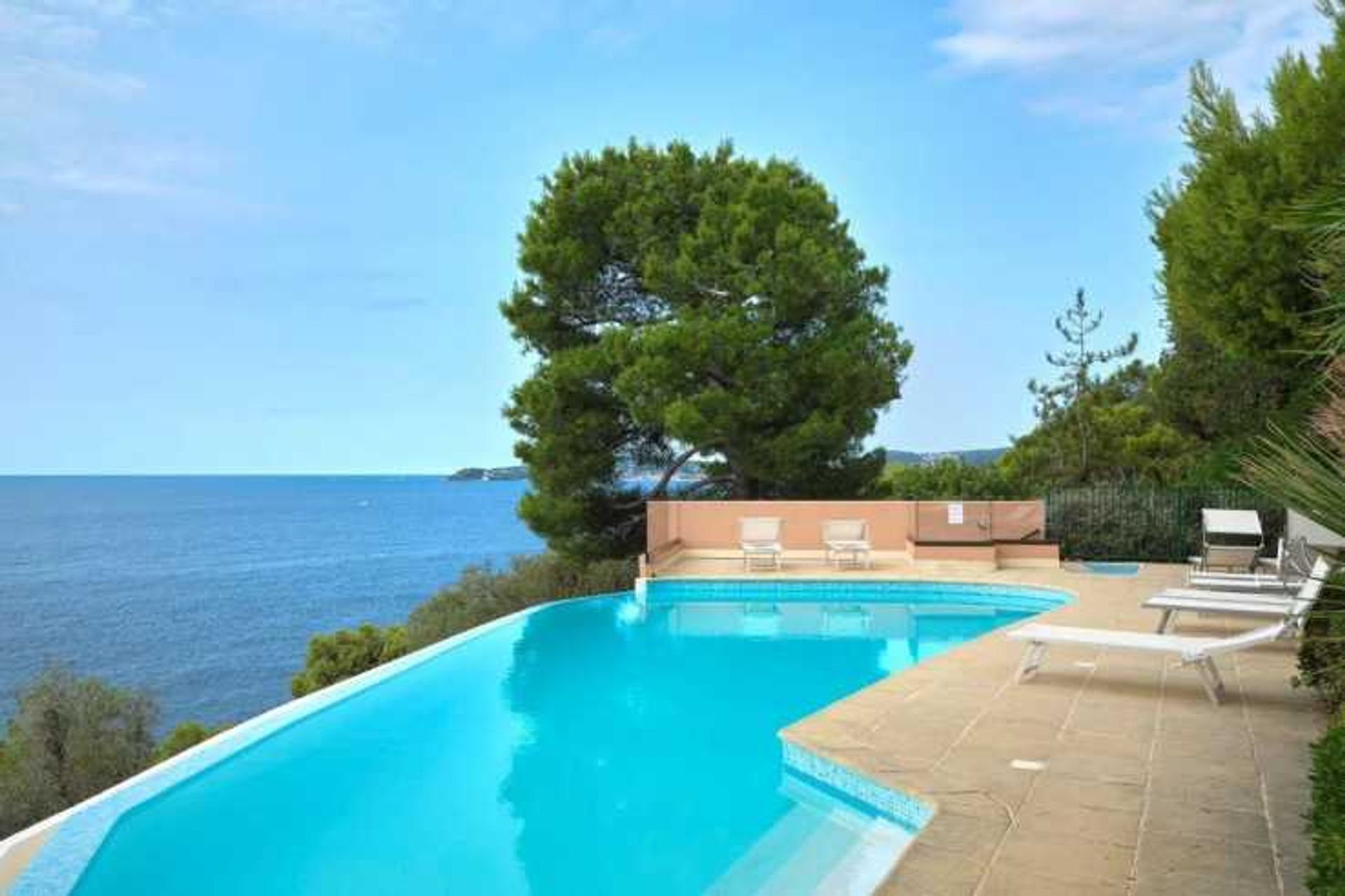 Condominio nel Cap-d'Ail, Provence-Alpes-Côte d'Azur 12284021