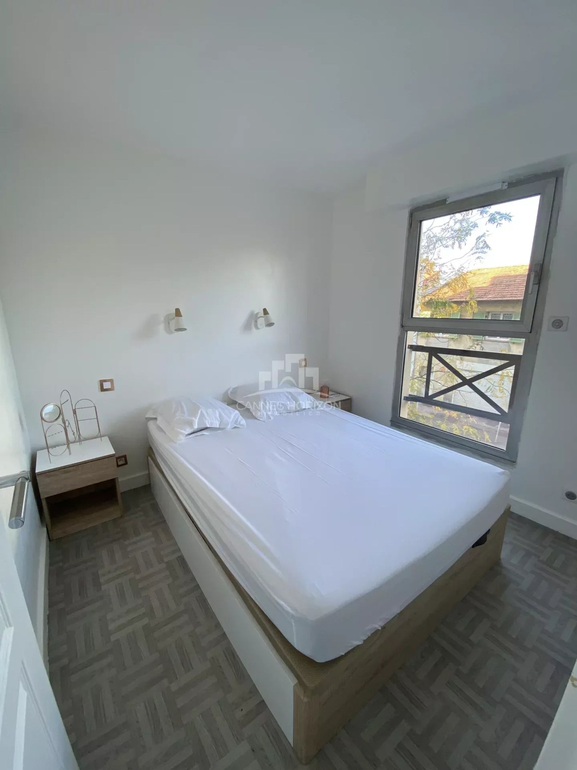 Кондоминиум в Cannes-la-Bocca, Alpes-Maritimes 12284761