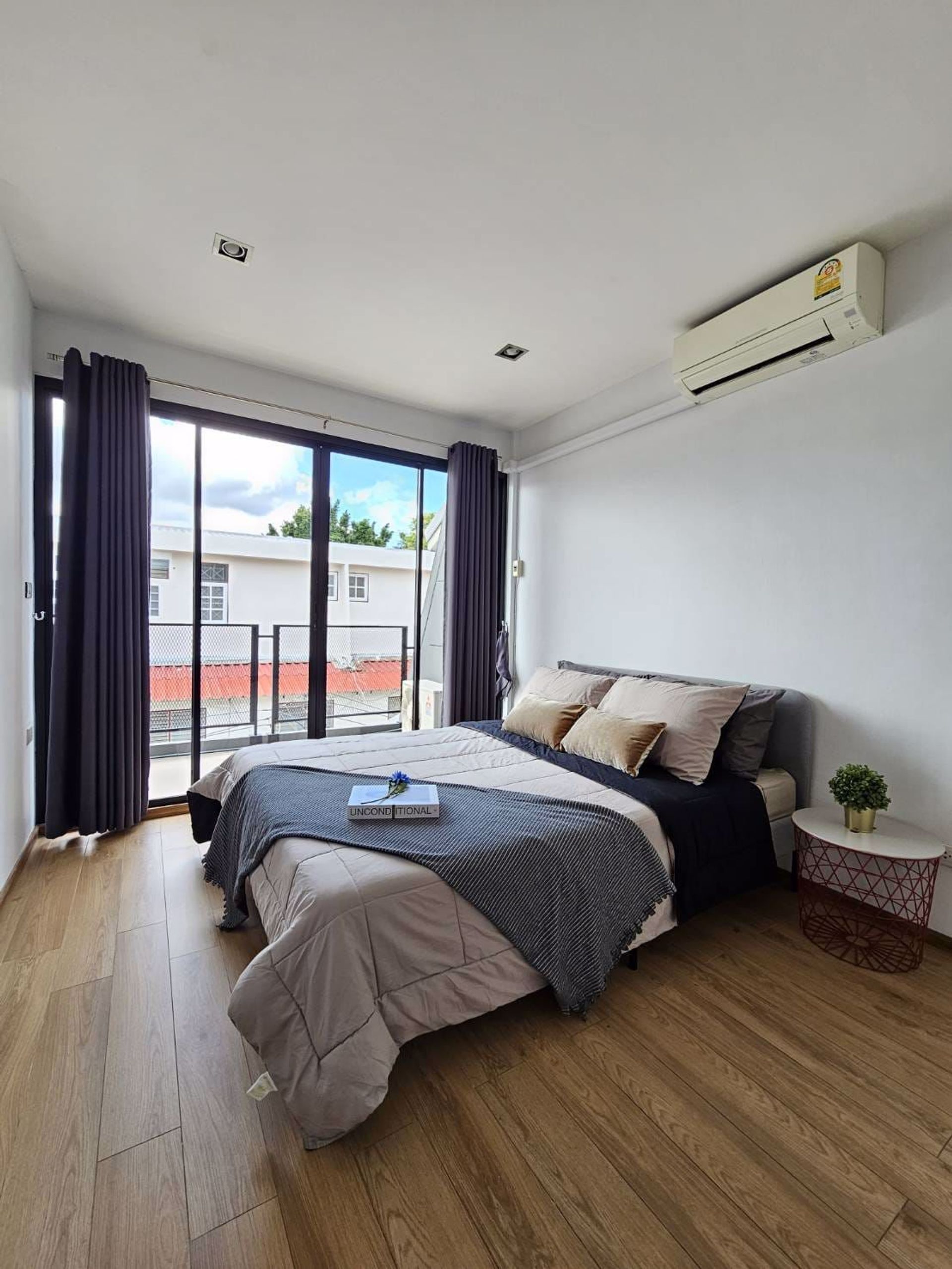 Hus i , Krung Thep Maha Nakhon 12286247